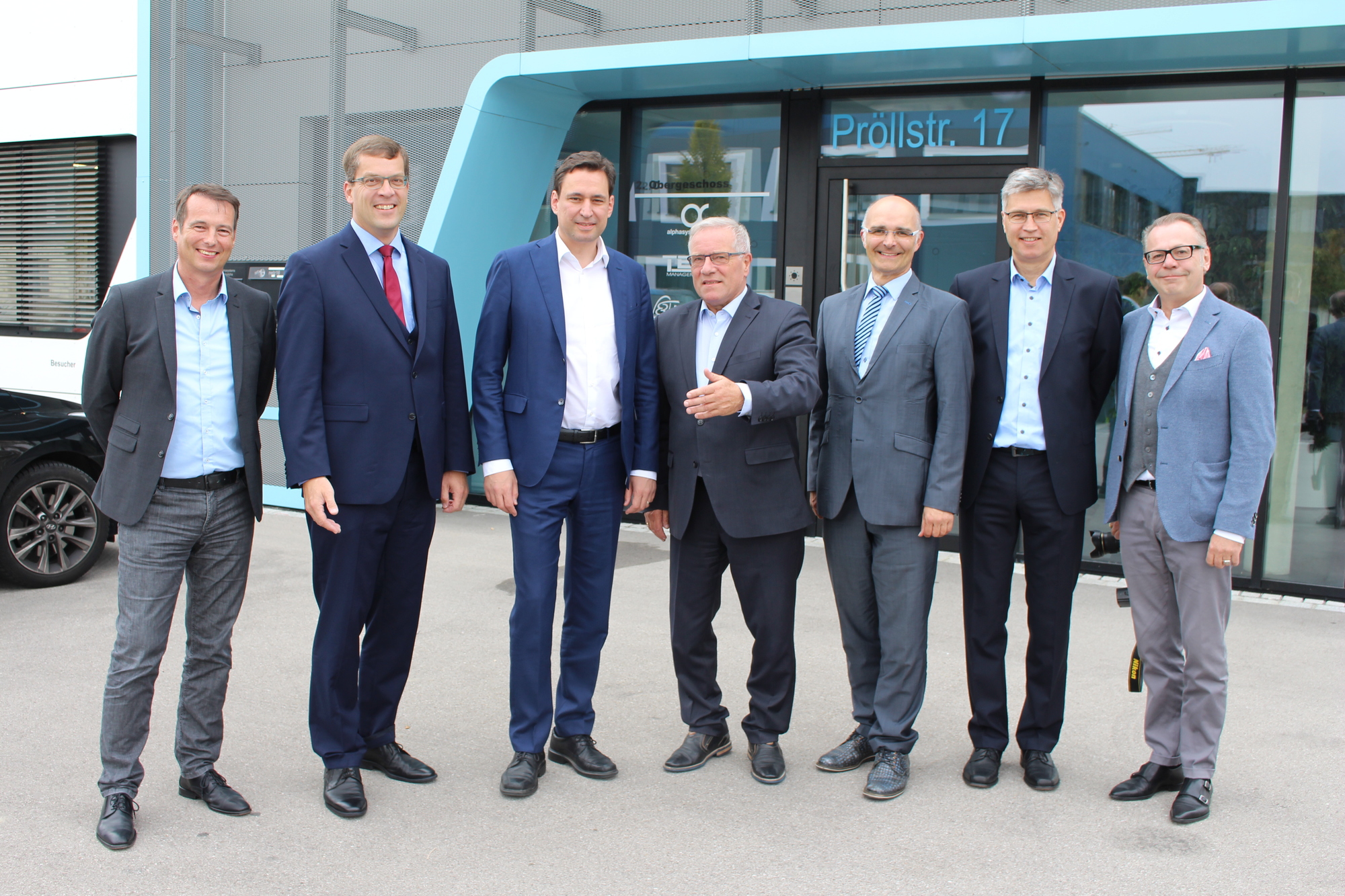 Dr. Andreas Herch, Bernd Zitzelsberger, Georg Eisenreich, Johannes Hintersberger, Andreas Jäckel, Christian Popp und Michael Bernicker. Foto: Iris Zeilnhofer/B4B WIRTSCHAFSLEBEN SCHWABEN