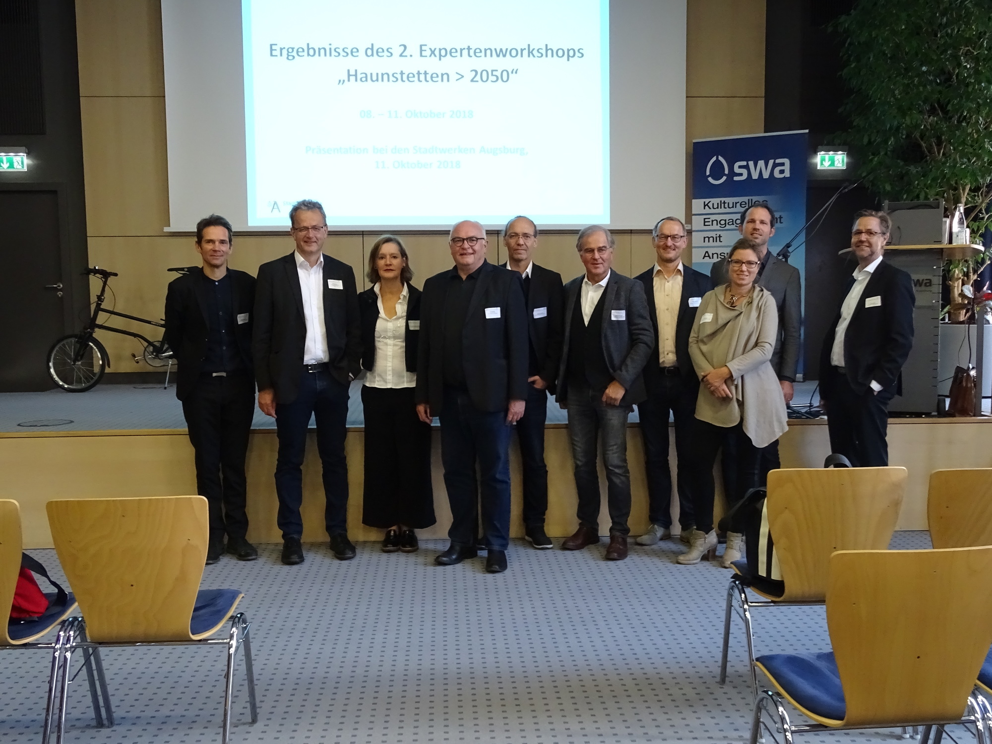 Die Experten mit Baureferent Gerd Merkle. Foto: Sabine Müller/Stadtplanungsamt Augsburg
