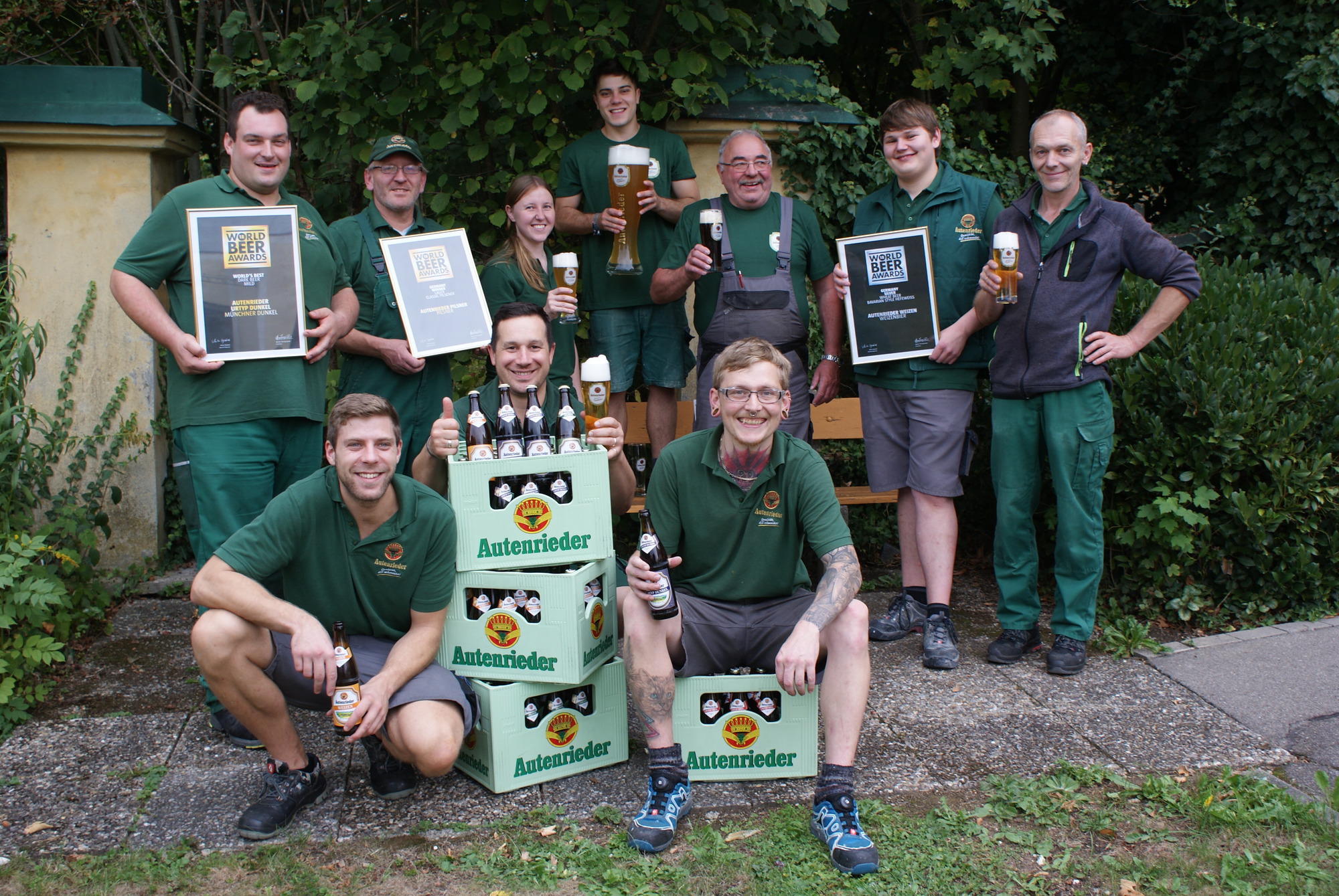 Das Autenrieder Brauerteam feiert die Auszeichnungen bei den World Beer Awards. Foto: Peter Feuchtmayr