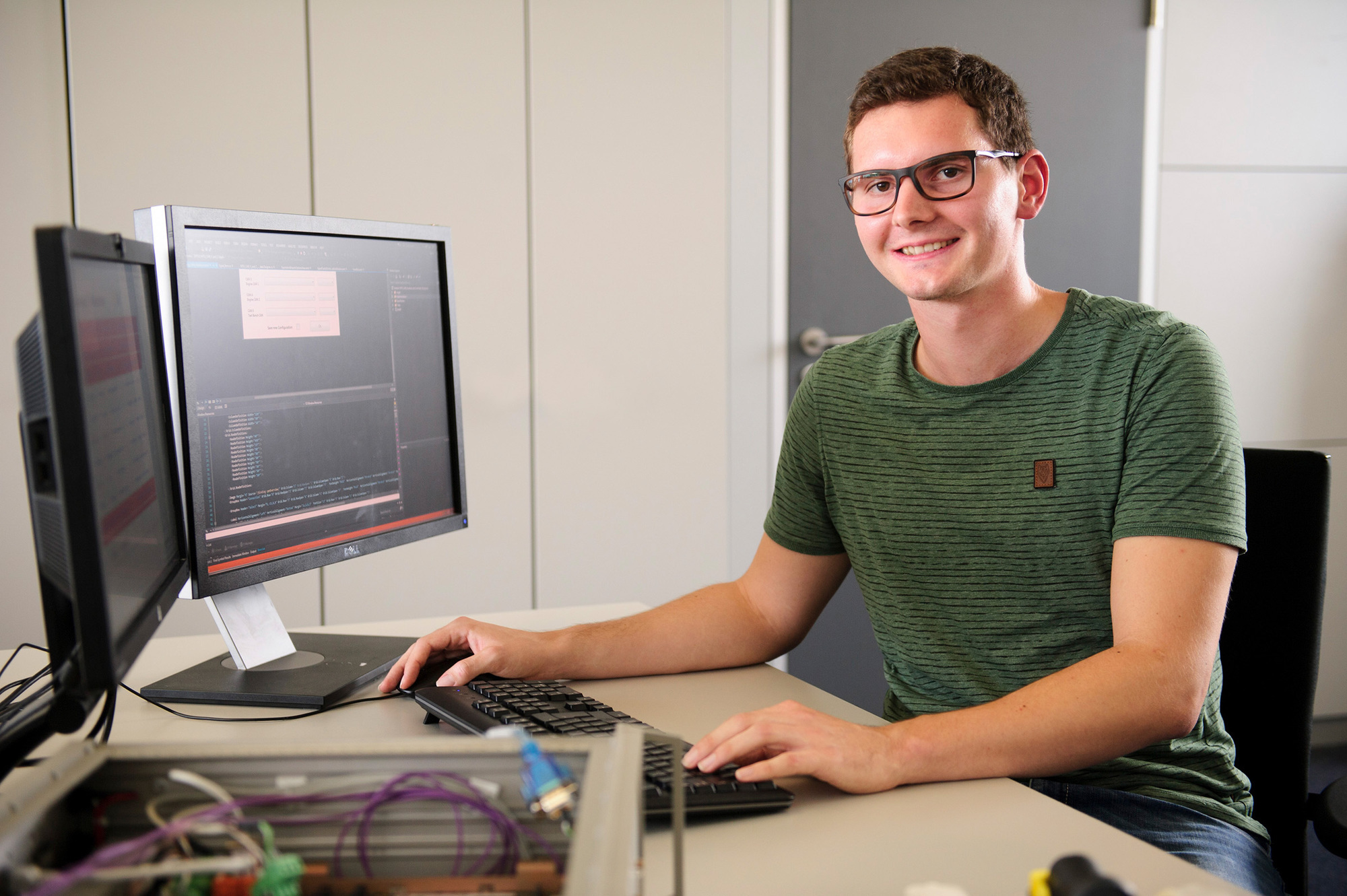 Johannes Junker, dualer Elektrotechnik-Student, schrieb seine Abschlussarbeit bei Rolls-Royce Power Systems. Foto: Rolls-Royce Power Systems AG