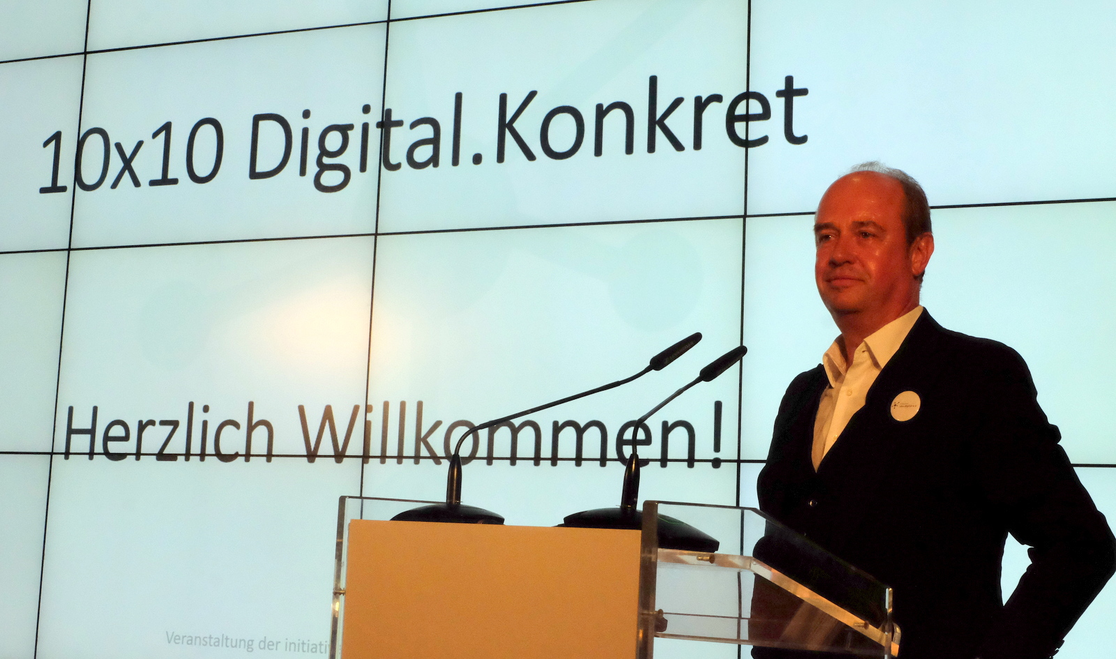 Heribert Fritz, Vorsitzender der initiative.ulm.digital begrüßte rund 250 Gäste. Foto: Ralf Grimminger/Ulmer Pressedienst