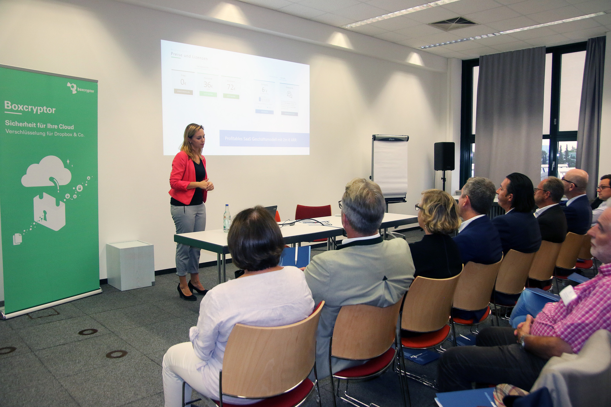 Über 40 Mitglieder des Marketing Clubs Augsburg nahmen an Pfundmeiers Vortrag teil. Foto: Sabine Roth