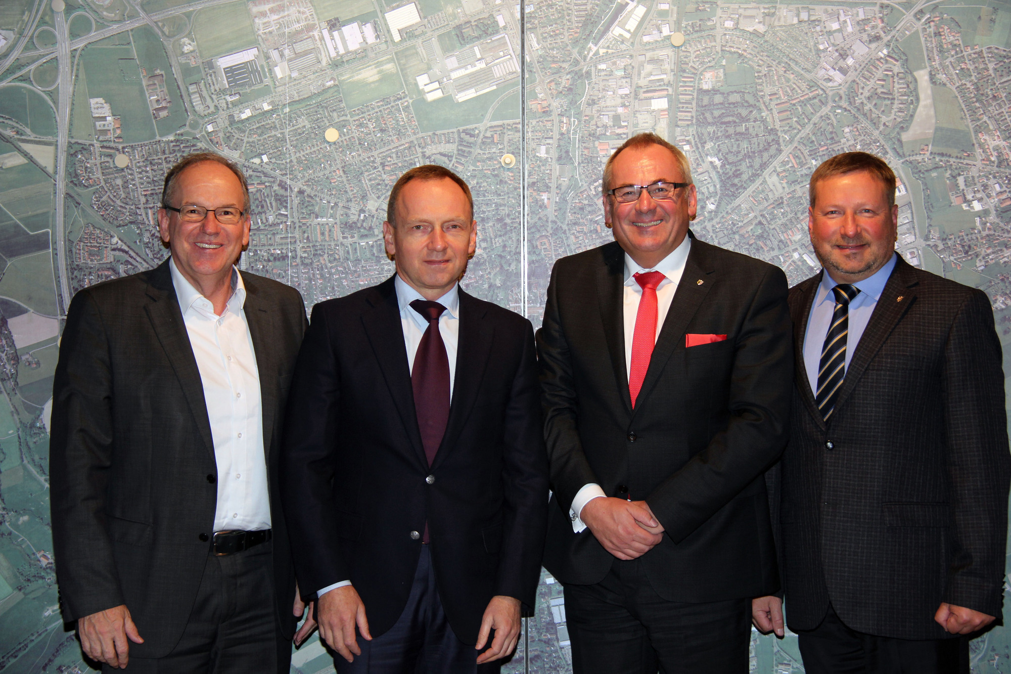 Markus Anselment, Vladyslav Atroshenko, Manfred Schilder und Kostynatyn Ivanov. Foto: Alexandra Wehr/ Pressestelle Stadt Memmingen