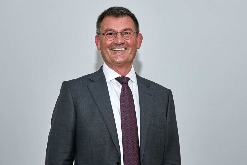 Ihk Regionalversammlung Neu Ulm Vorsitzender Wiedergewahlt Neu Ulm Ulm B4b Schwaben