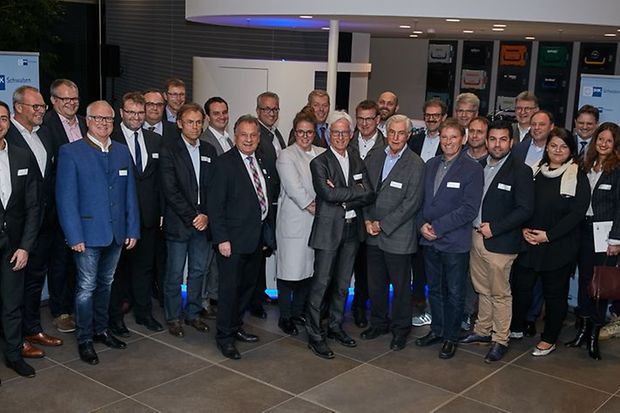 Die gesamten Mitglieder der Regionalversammlung Augsburg-Land. Foto: Peter Fastl