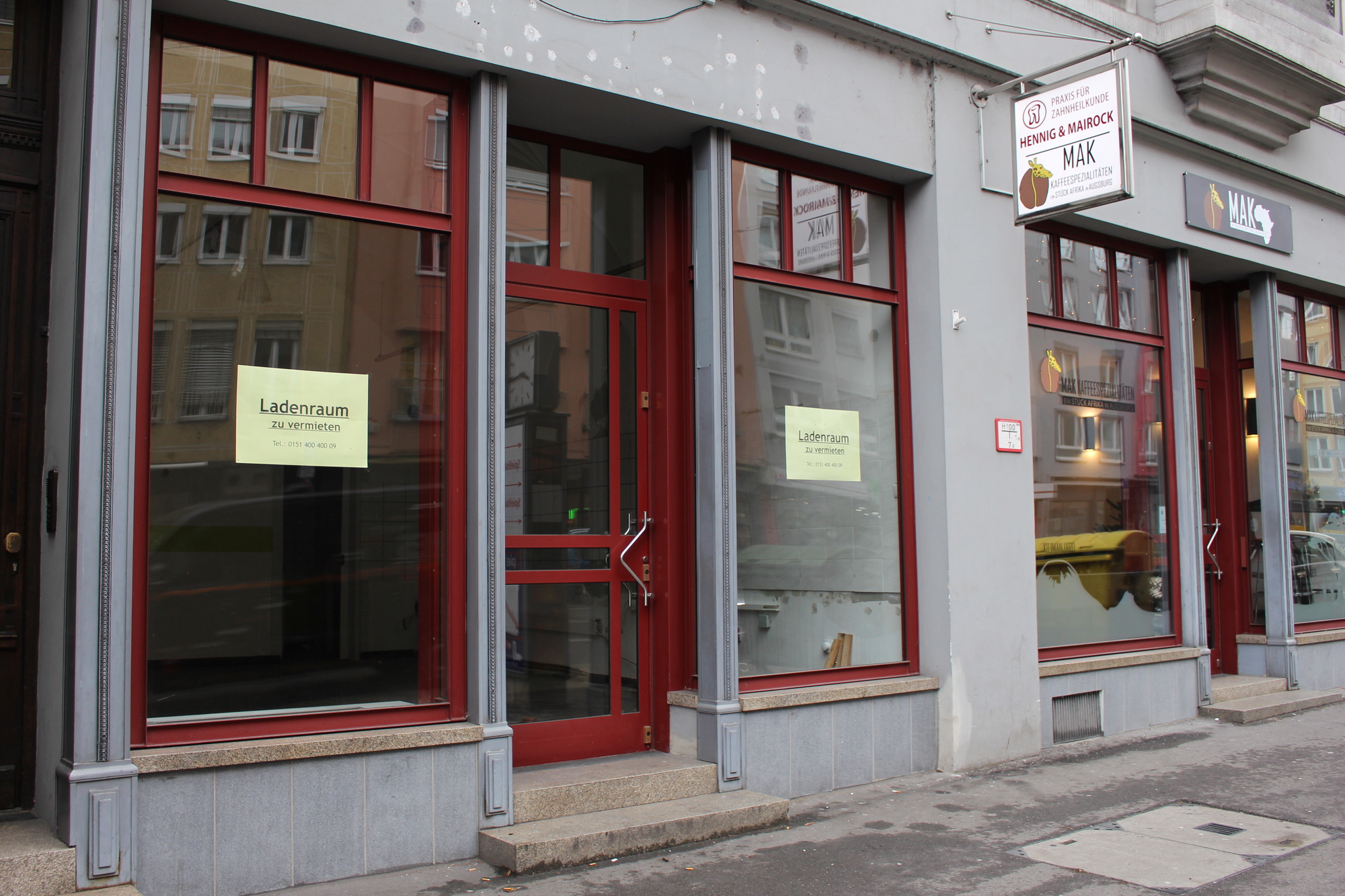 Neben dem Café Mak steht ein Laden leer.