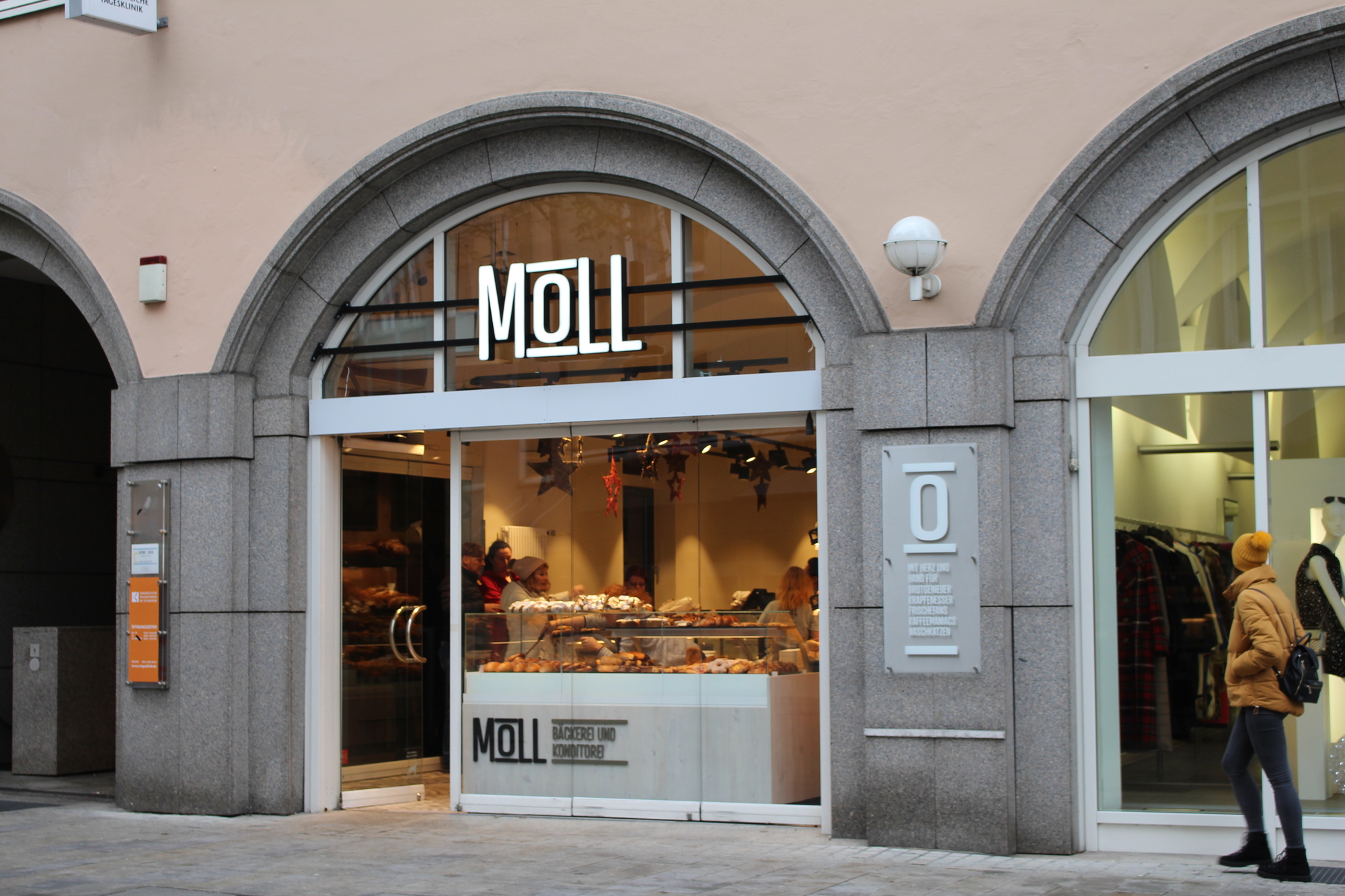 In der früheren Wolf Filiale befindet sich nun Bäckerei Moll aus Baden-Württemberg.
