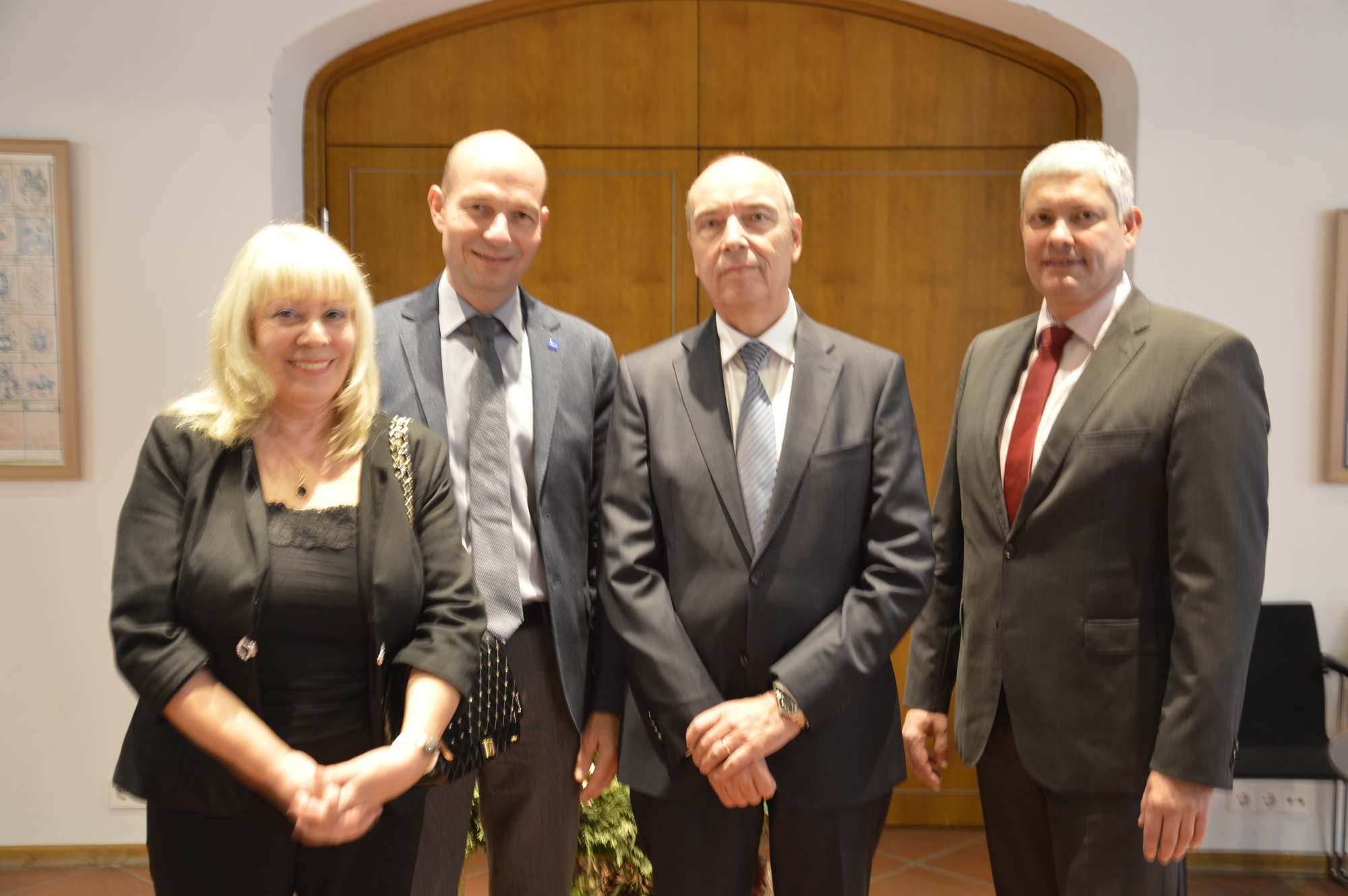 Frau Sontheim, Herr Oberbürgermeister Kiechle, Herr Sontheim und Herr Joppich auf dem feierlichen Empfang im Rathaus Kempten. Foto: Stadt Kempten