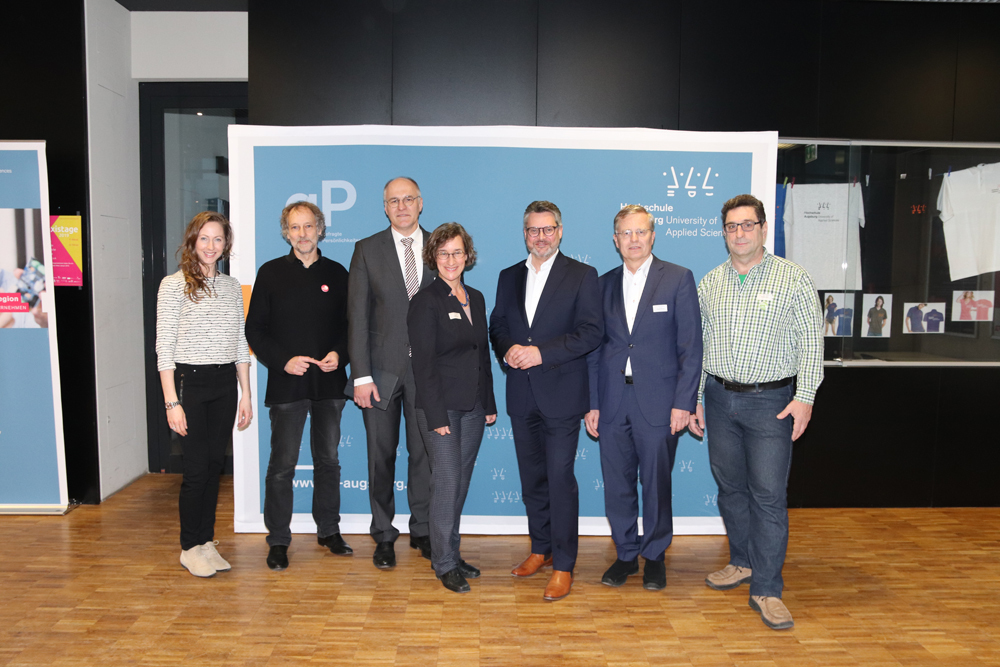 Viola Zwetschke, Moderatorin, Dr. Norbert Stamm, Büro für Nachhaltigkeit Augsburg, OB Dr. Kurt Gribl, Prof. Dr. Elisabeth Krön, Prof. Dr. Manfred Uhl, Prof. Dr. Wolfgang Rommel und Thomas Hecht, Lokale Agenda 21. Foto: HSA