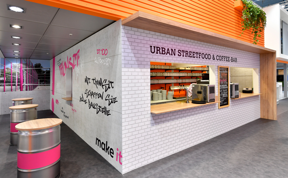 Urban Streetfood and Coffee-Bar – eine von drei Bierleitungen endet hier