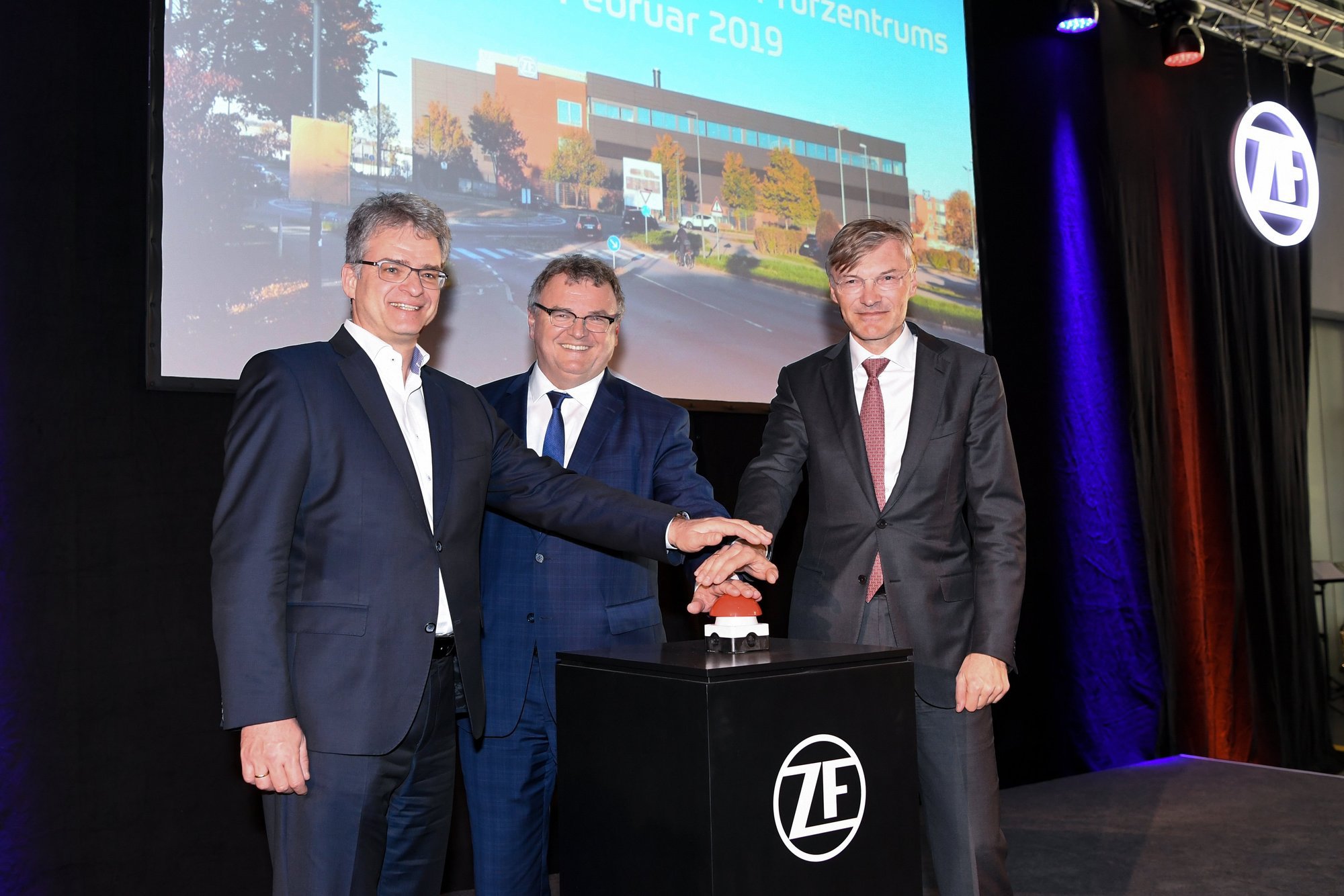 Wolf-Henning Scheider, Andreas Brand und Dr. Dirk Walliser. Foto: ZF