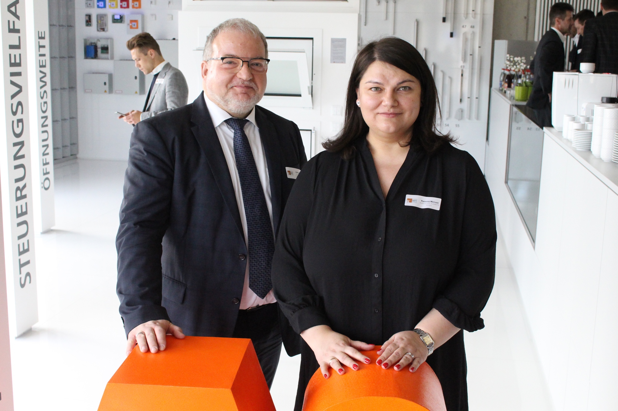 Andreas Thiel und Ramona Meinzer. Foto: Iris Zeilnhofer/B4B WIRTSCHAFTSLEBEN SCHWABEN