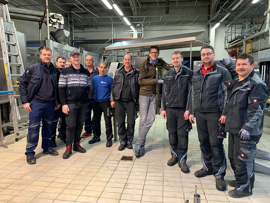 Um Lieferausfälle zu vermeiden wurden Bier und Mischgetränke vorproduziert. Trotzdem wollten alle Beteiligten den Austausch der Maschine möglichst schnell über die Bühne bringen. Foto: Brauhaus Riegele