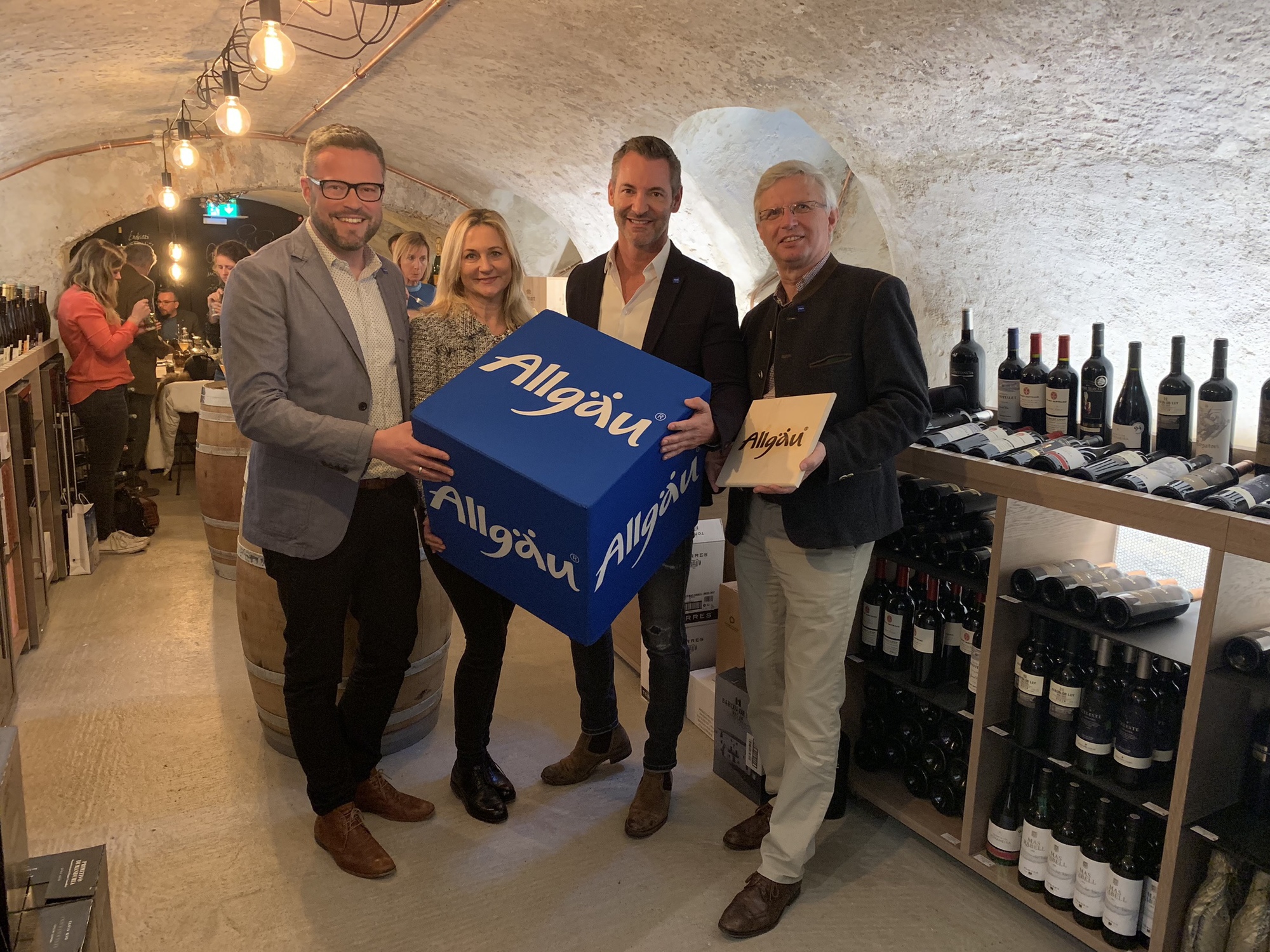 Christian Henze (2.v.r.) ist neuer Markenbotschafter fürs Allgäu. Foto: Allgäu GmbH