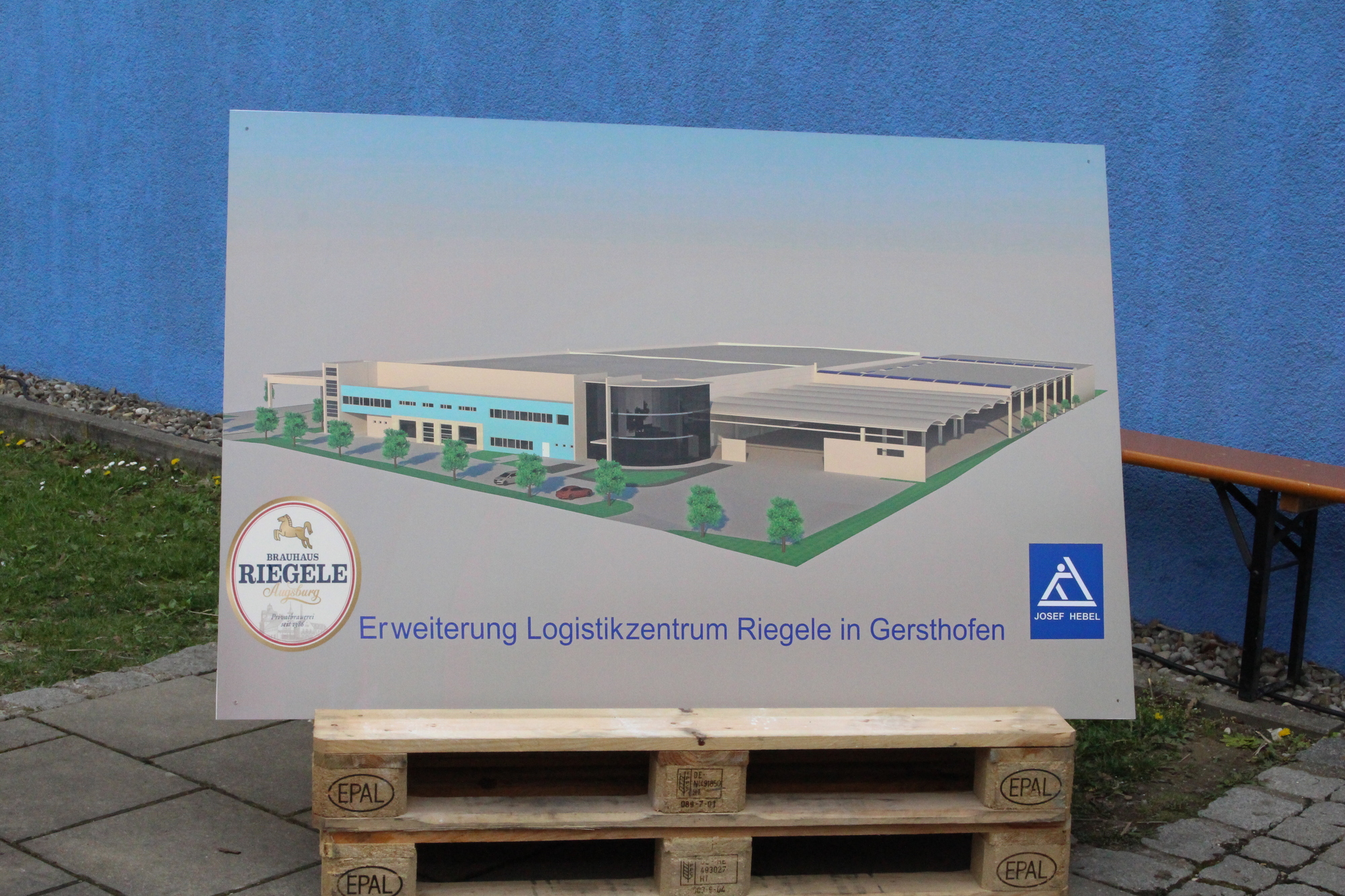 So soll das neue Logistikzentrum einmal aussehen. Foto: Angelina Märkl/B4B WIRTSCHAFTSLEBEN SCHWABEN