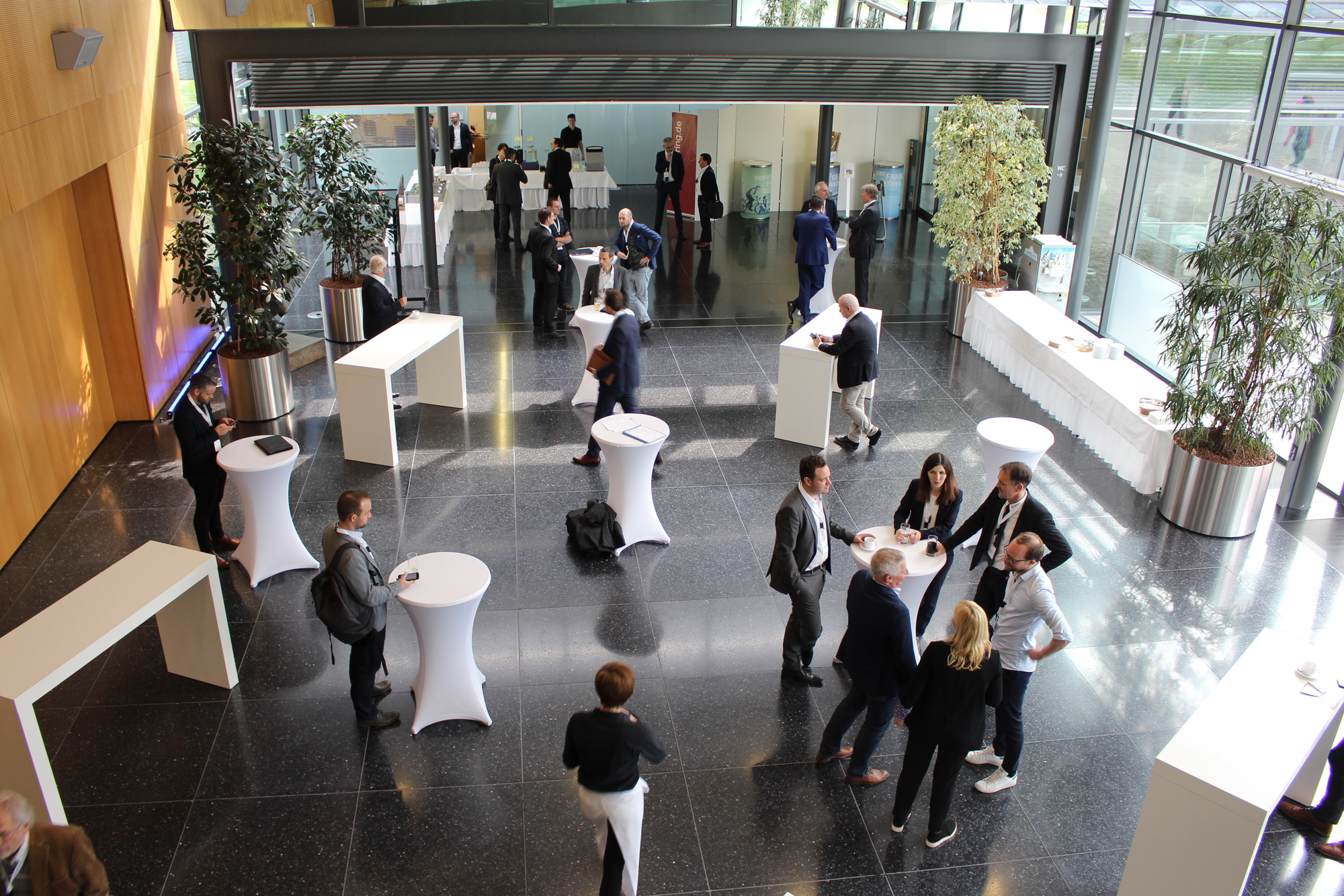 Der 5. EnergieDialog Schwaben stand ganz unter dem Motto „Dynamik oder Stillstand – Schaffen wir genug Anreize für die Energiewende?“. Foto: Michael Ermark/B4B WIRTSCHAFTSLEBEN SCHWABEN