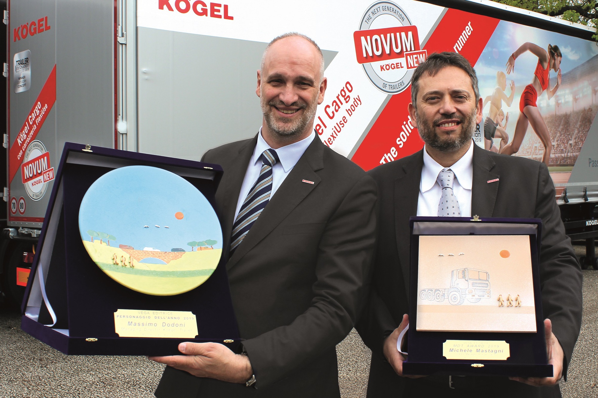 Massimo Dodoni (links) und Michele Mastagni (rechts) mit ihren Awards. Foto: Kögel