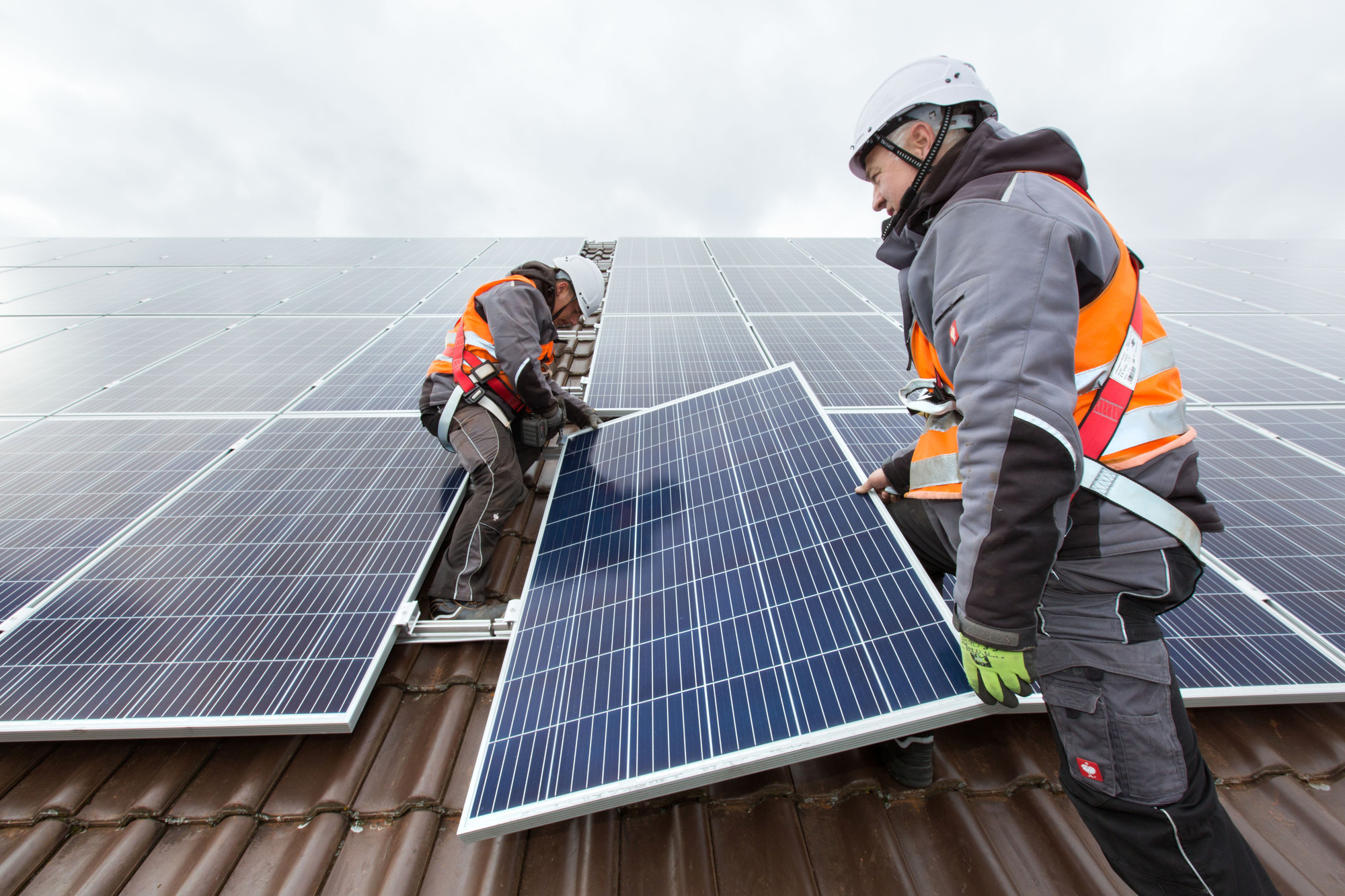 Berechnungen des Fraunhofer Instituts für Solare Energiesysteme zufolge war die Sonnenenergie erstmals die stärkste Energiequelle. Foto: Christina Bleier/LEW