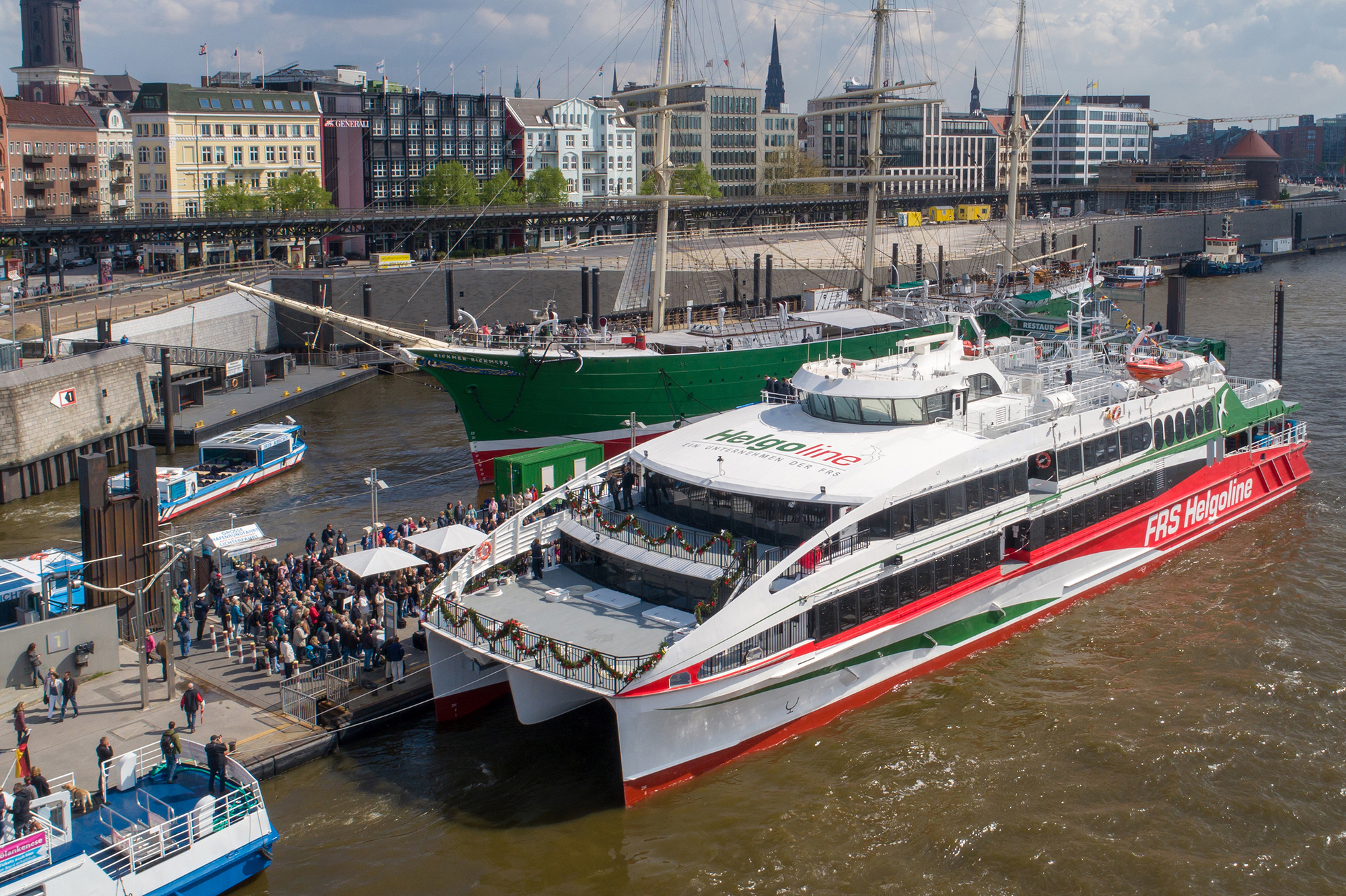 Das FRS Schiff Halunder Jet am Hamburger Hafen. Foto: Rolls-Royce Power Systems