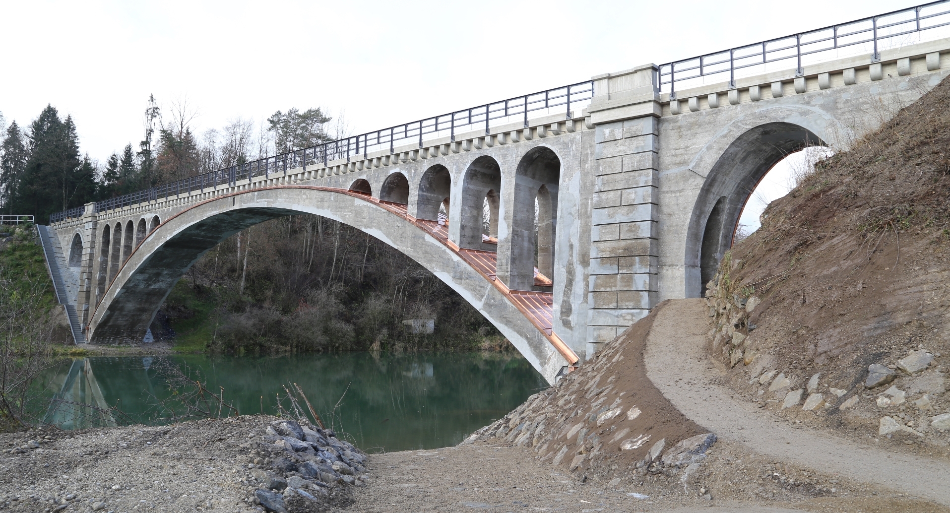 Die ehemalige Eisenbahnbrücke in Illerbeuren wurde für 1,6 Millionen Euro saniert. Foto: Tiefbau/Landratsamt Unterallgäu