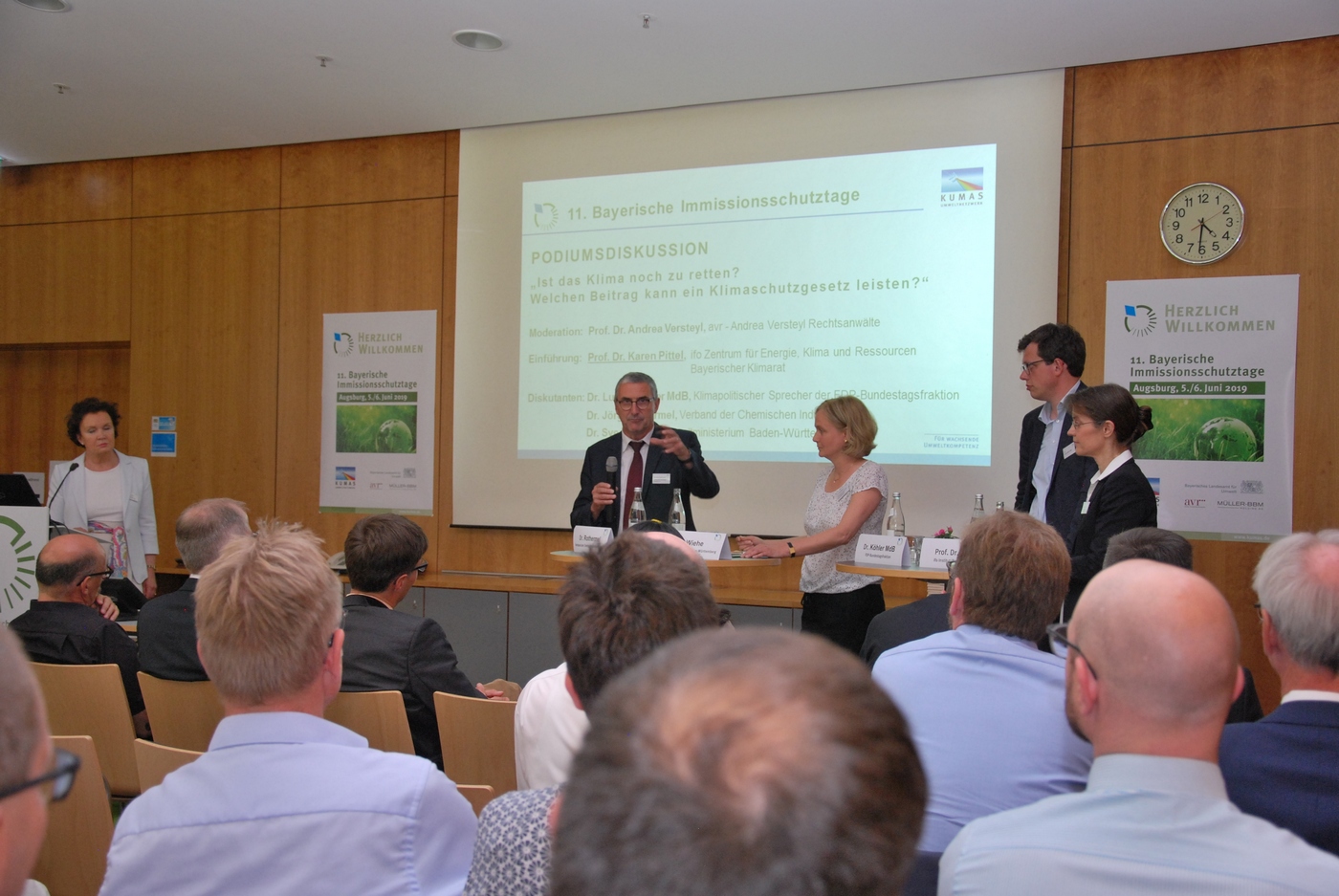 Die angeregte Diskussion um den „richtigen“ Klimaschutz. Foto: KUMAS e.V.