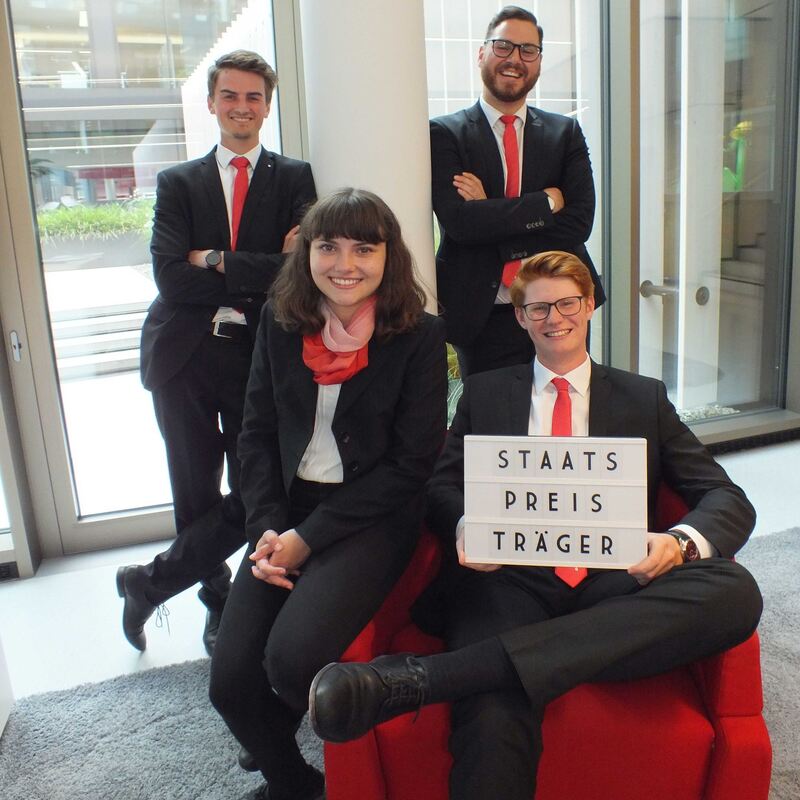 Drei Azubis Der Sparkasse Allgau Mit Staatspreis Ausgezeichnet Kempten Oberallgau B4b Schwaben