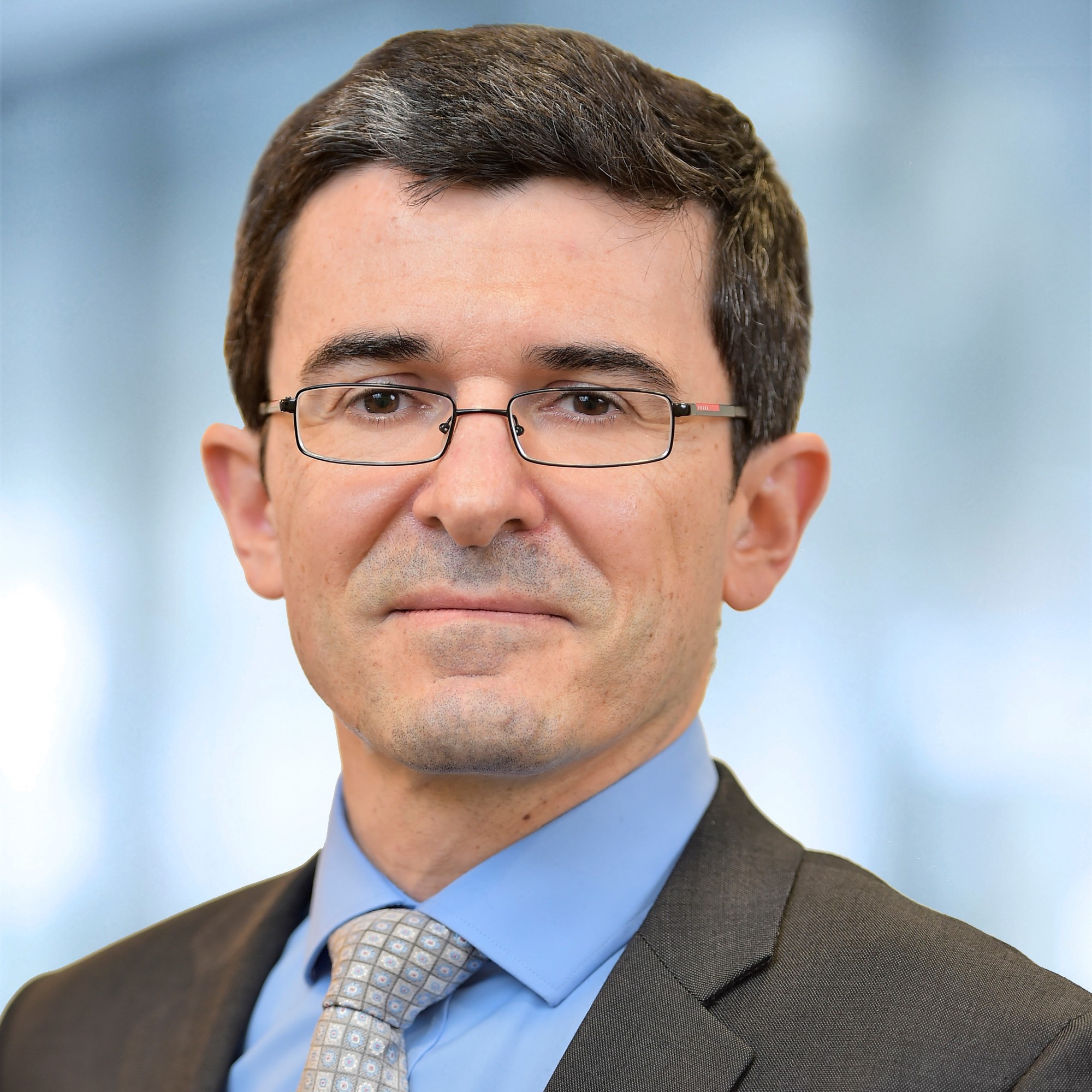 Porträt Mahdi Mokrane wird neuer Kopf im Bereich Investment Strategy &amp; Research. Foto: PATRIZIA Immobilien AG