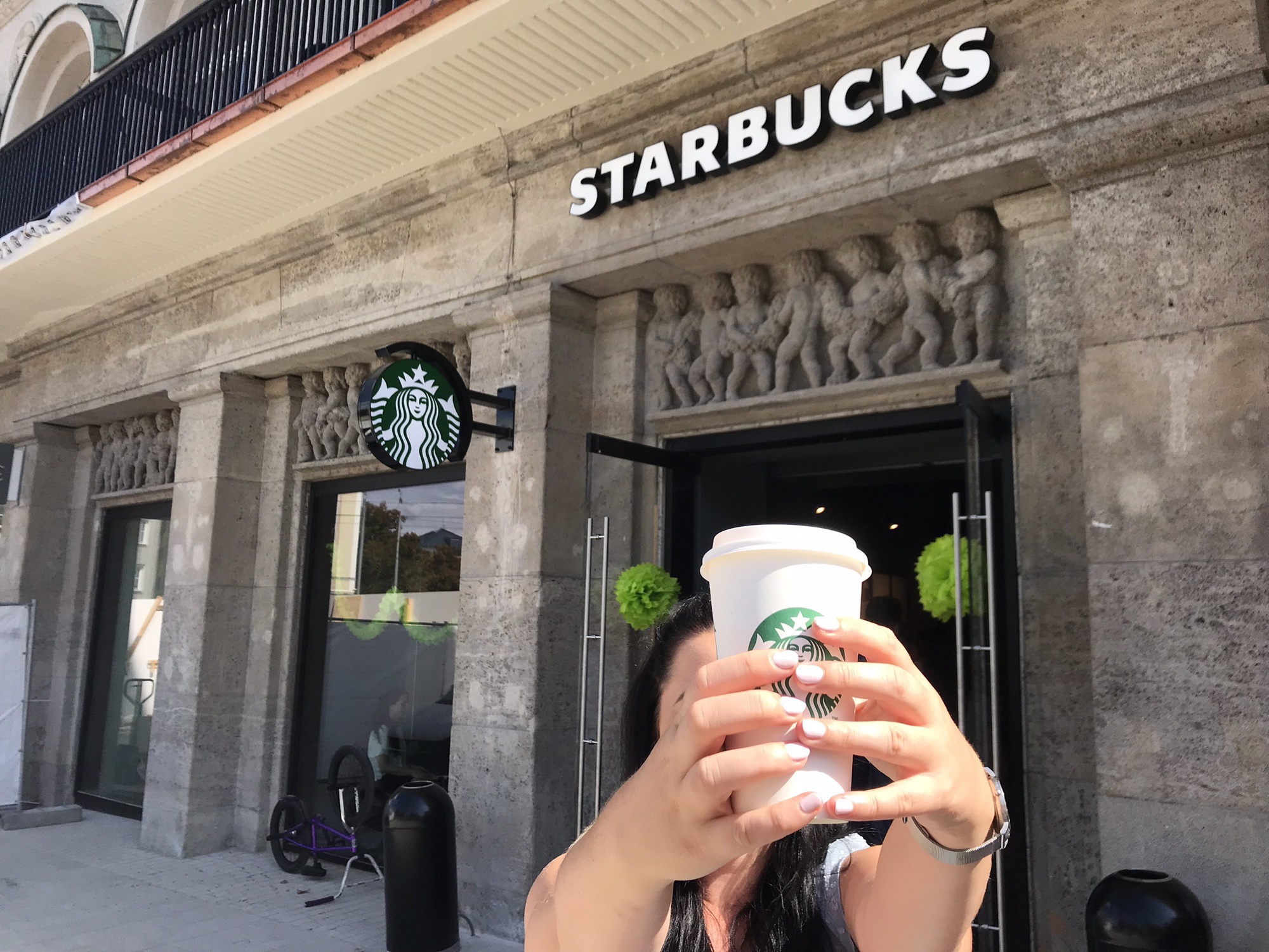 Archivbild. Starbucks eröffnet seine zweite Filiale in Augsburg. Foto: B4B WIRTSCHAFTSLEBEN SCHWABEN