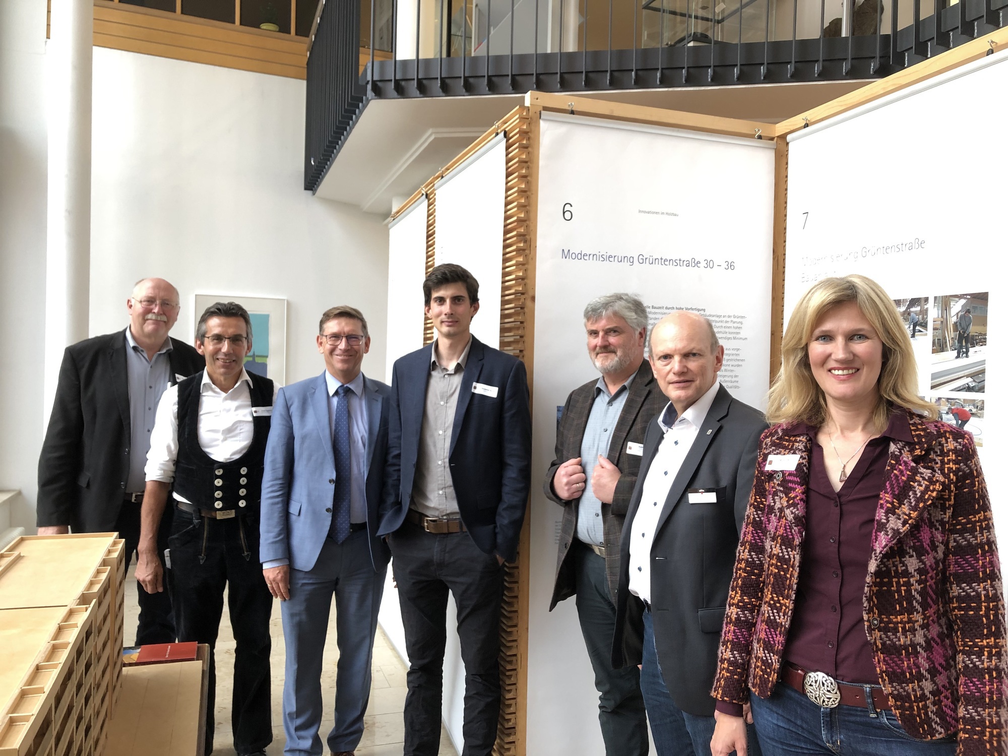 Bauen mit Holz Ausstellung in Donauwörth. Foto: Strobel, LRA-Donau-Ries