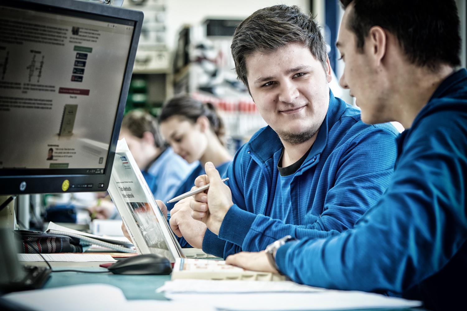 Steca Elektronik aus Memmingen gehört durch sein Ausbildungskonzept zu den Finalisten in der Kategorie „Sonderpreis“ der IHK Schwaben. Foto: Markus Schmuck