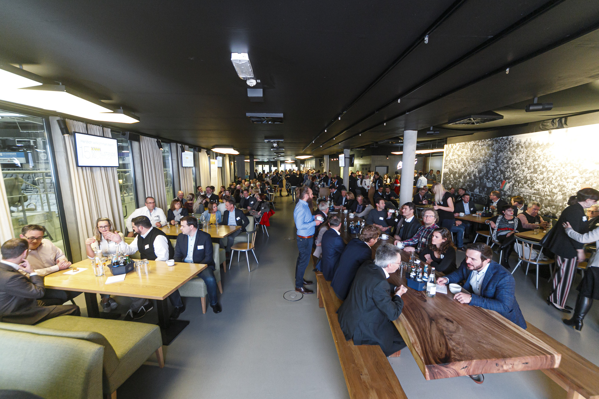 Rund 200 Gäste netzwerkten beim 15. vmm Mittelstandsfrühstück. Foto: Bernd Jaufmann