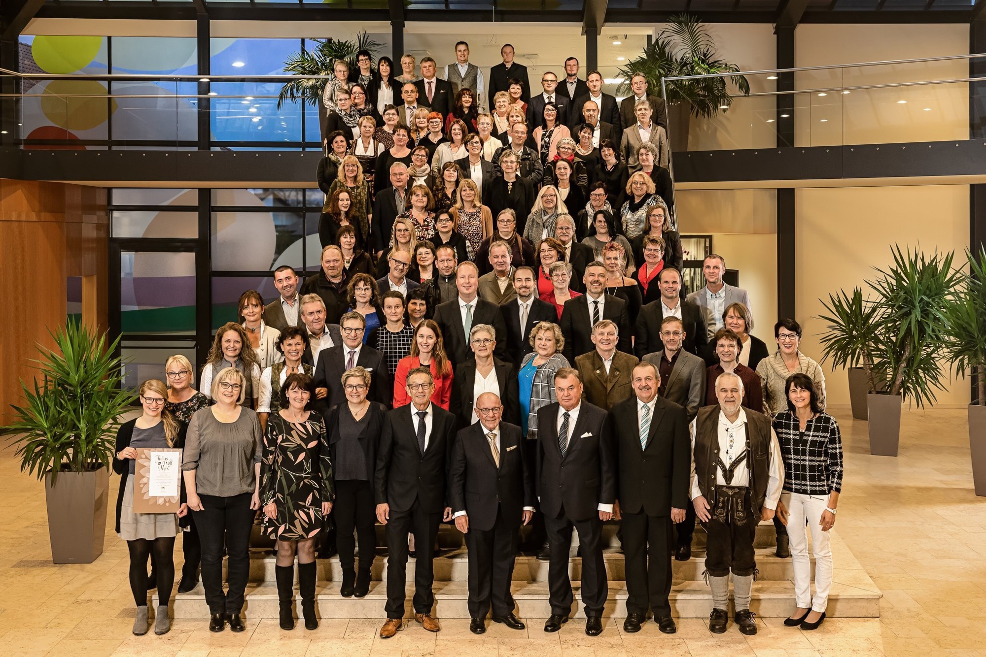 Die geehrten Jubilare bei Dehner in Rain am Lech im Donau-Ries. Foto: Peter Herzig.