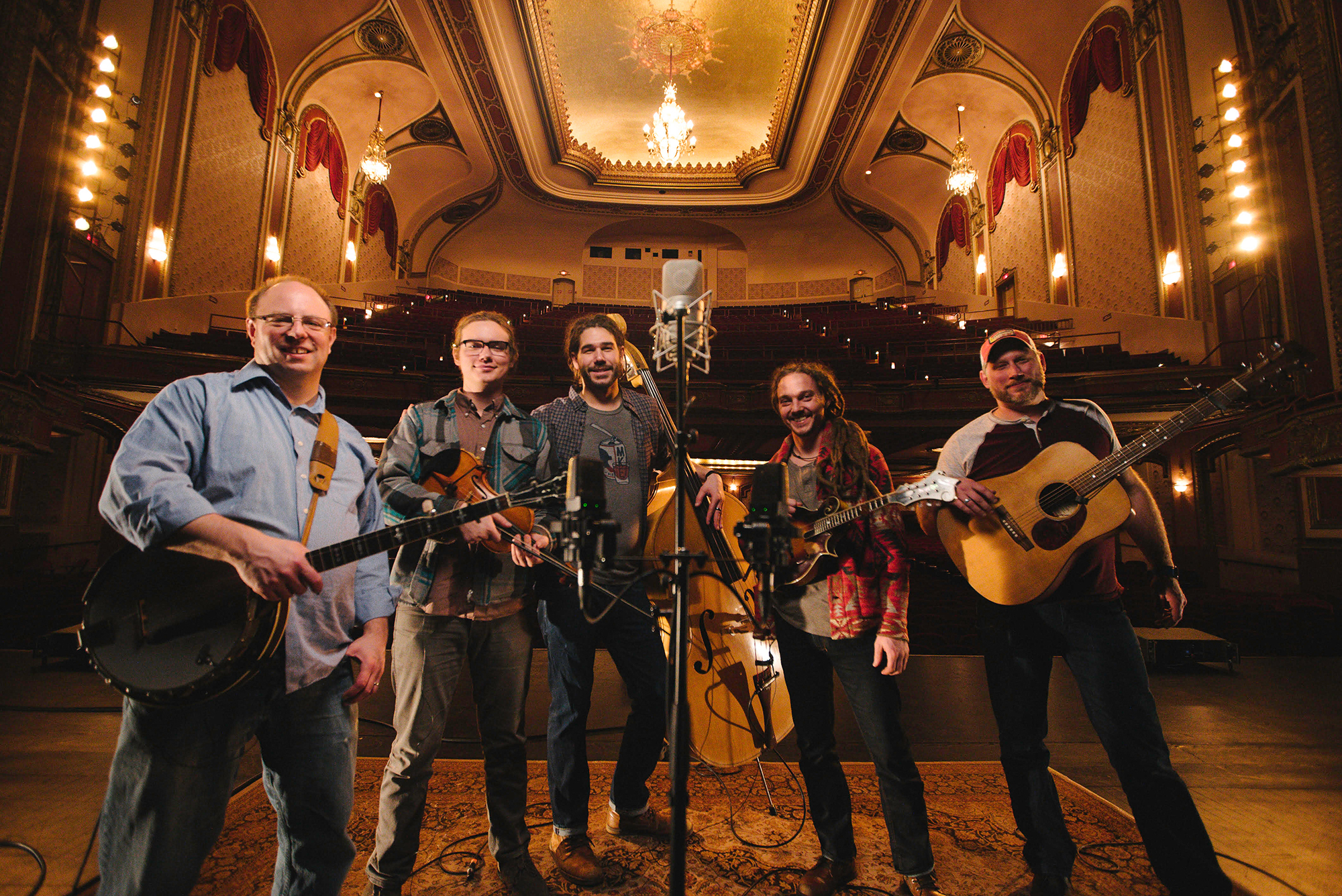 Die fünf Musiker von „Chicken Wire Empire“ aus Wisconsin.Foto: Ross Monagle