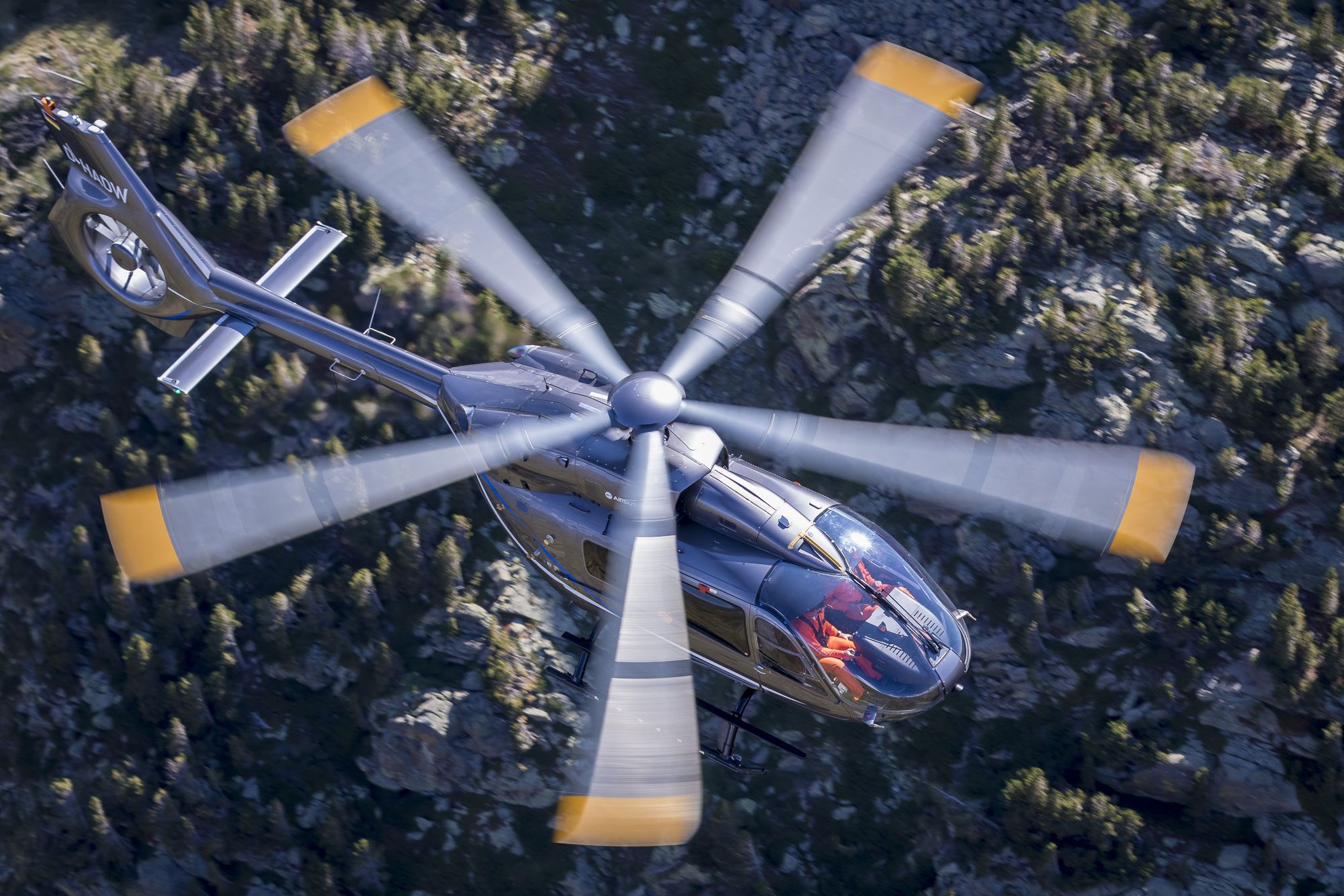 Girls`Day Akademie bei Airbus Helicopters. Foto: Eric RAZ/Airbus Helicopters.