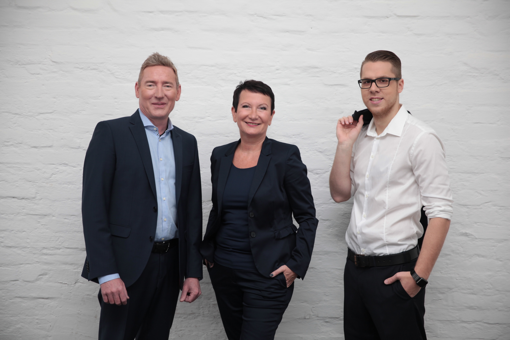 Von links: Die beiden Geschäftsführer von Kommdirekt, Bernd Arnhold und Barbara Arnhold zusammen mit Heiko Horter, CDO. Foto: Kommdirekt