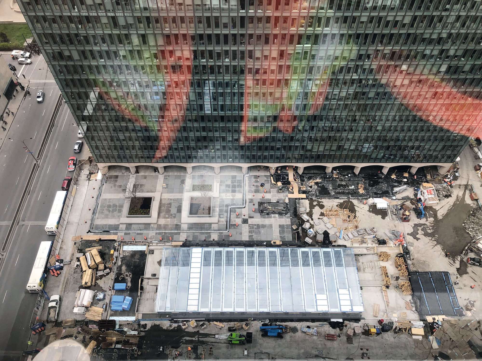 Ein Blick auf das von seele fertiggestellte Glasdach auf dem Place Ville Marie. Foto: seele