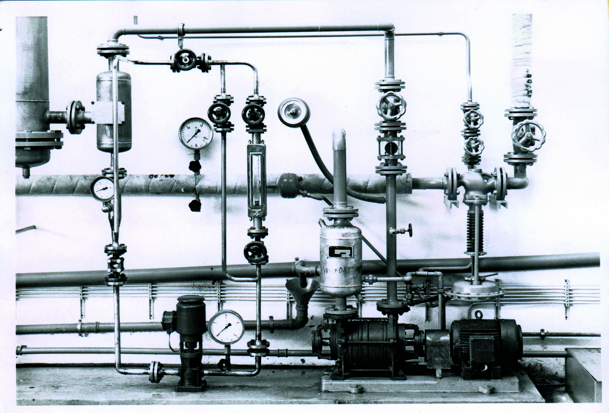 1970er Jahre. Destilla auf dem neuesten Stand der Technik. Foto: Destilla