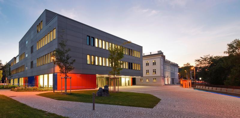 Symbolbild. Die Hochschule Augsburg geht in einen sehr eingeschränkten Betrieb. Foto: Martin Duckek