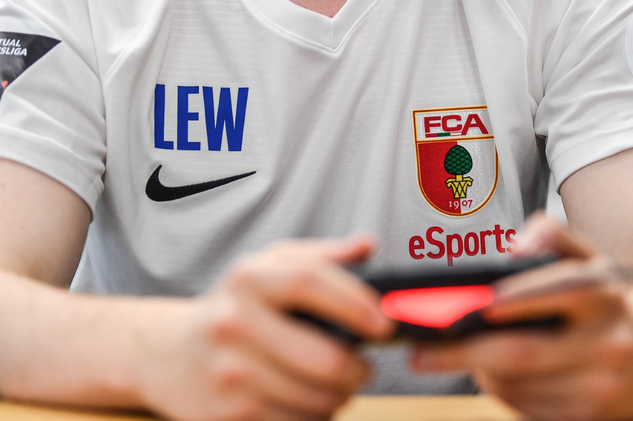 Der FC Augsburg veransaltet gemeinsam mit den Lechwerken ein Online-eSports-Charity-Turnier. Foto: FC Augsburg