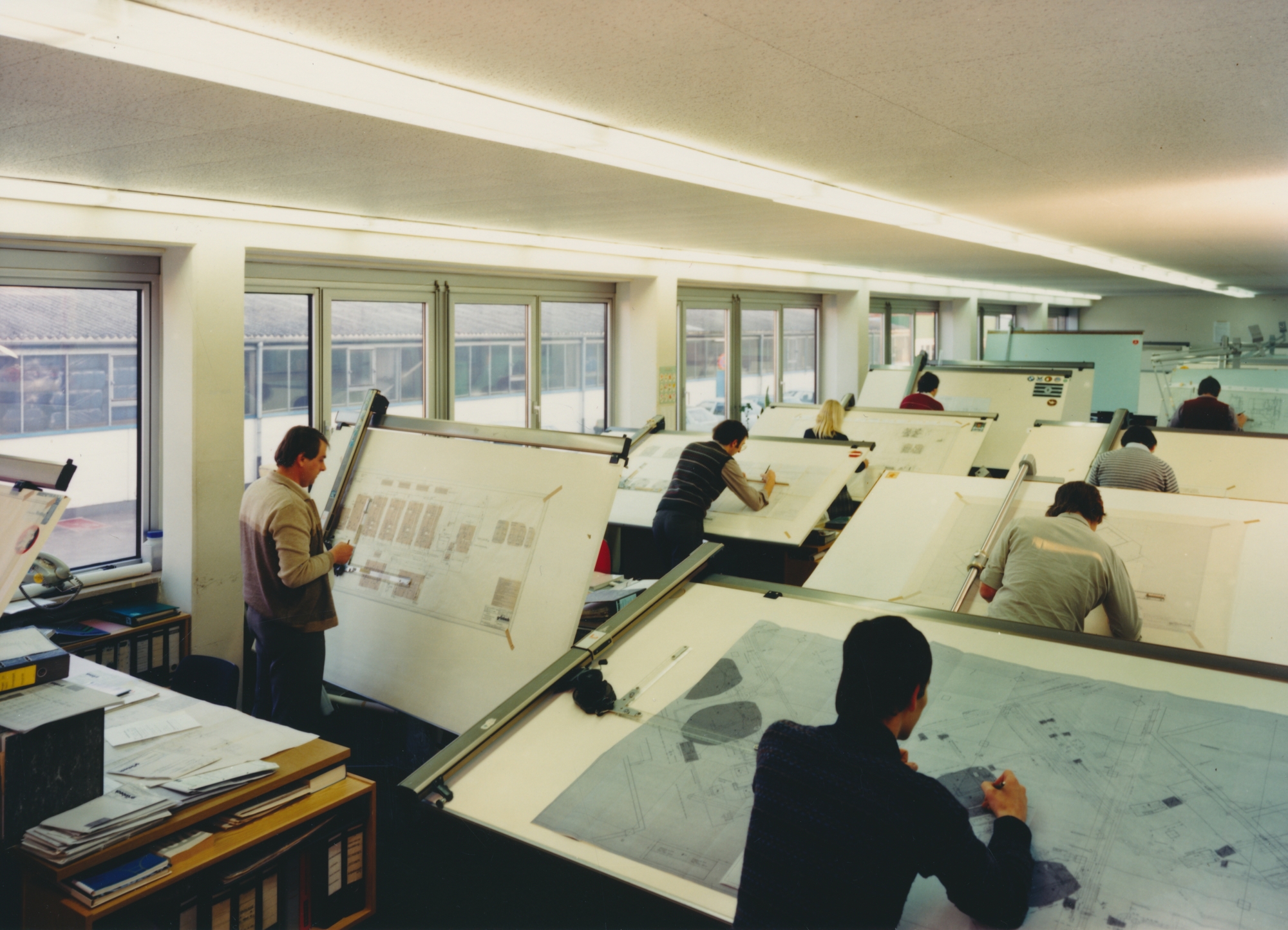 Das „Zeichenbüro“ von Grünbeck, 1980er Jahre. Hier wurden Konstruktionszeichnungen, Schemas, Aufstellungszeichnungen erstellt. Foto: Grünbeck