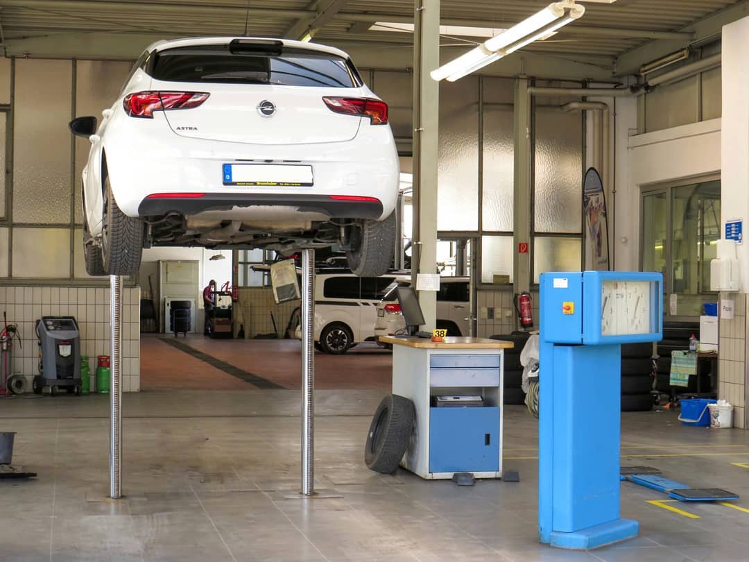 In der Werkstatt durfte bereits davor unter Einhaltung der Hygienemaßnahmen gearbeitet werden. Foto: Autohaus Brunnhuber