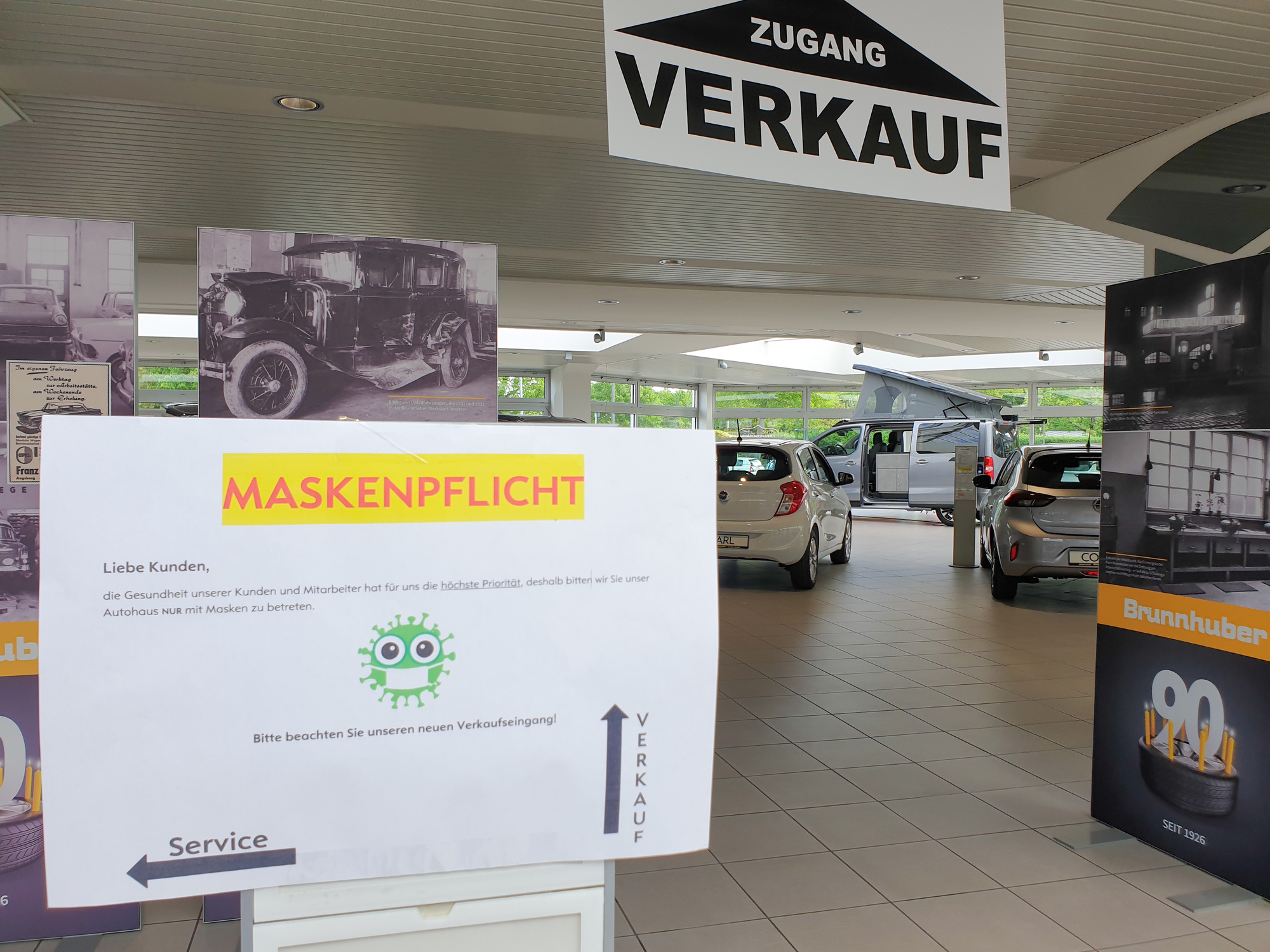 Wie überall: Es gilt Maskenpflich im Autohaus Brunnhuber. Foto: Autohaus Brunnhuber
