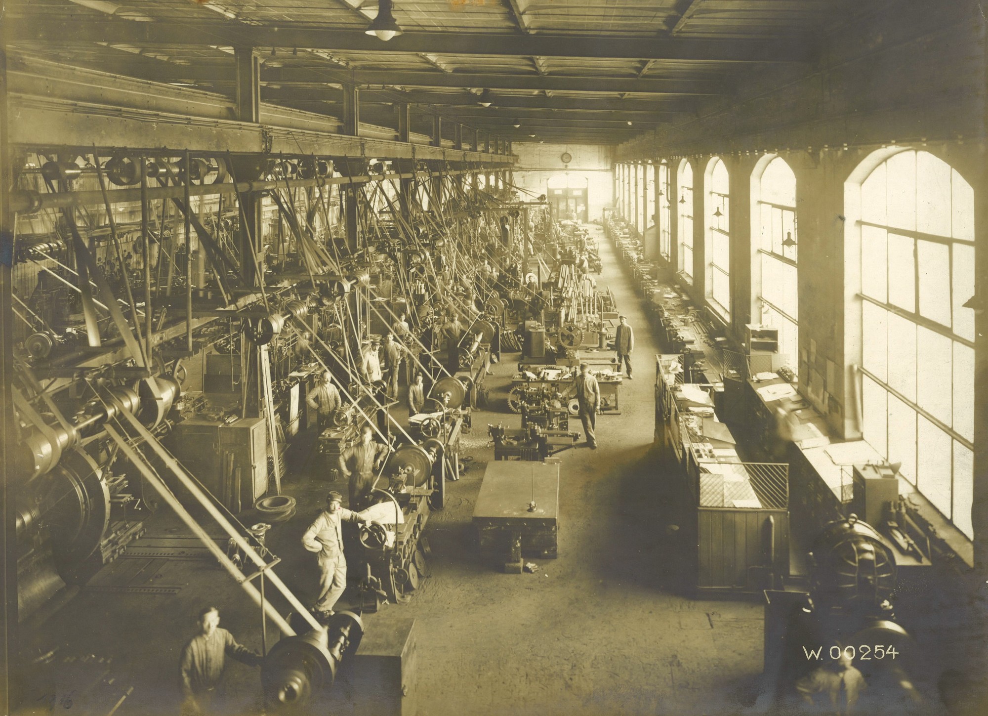 Die MAN Dreherei 1916. Foto: Historisches Archiv der MAN Augsburg