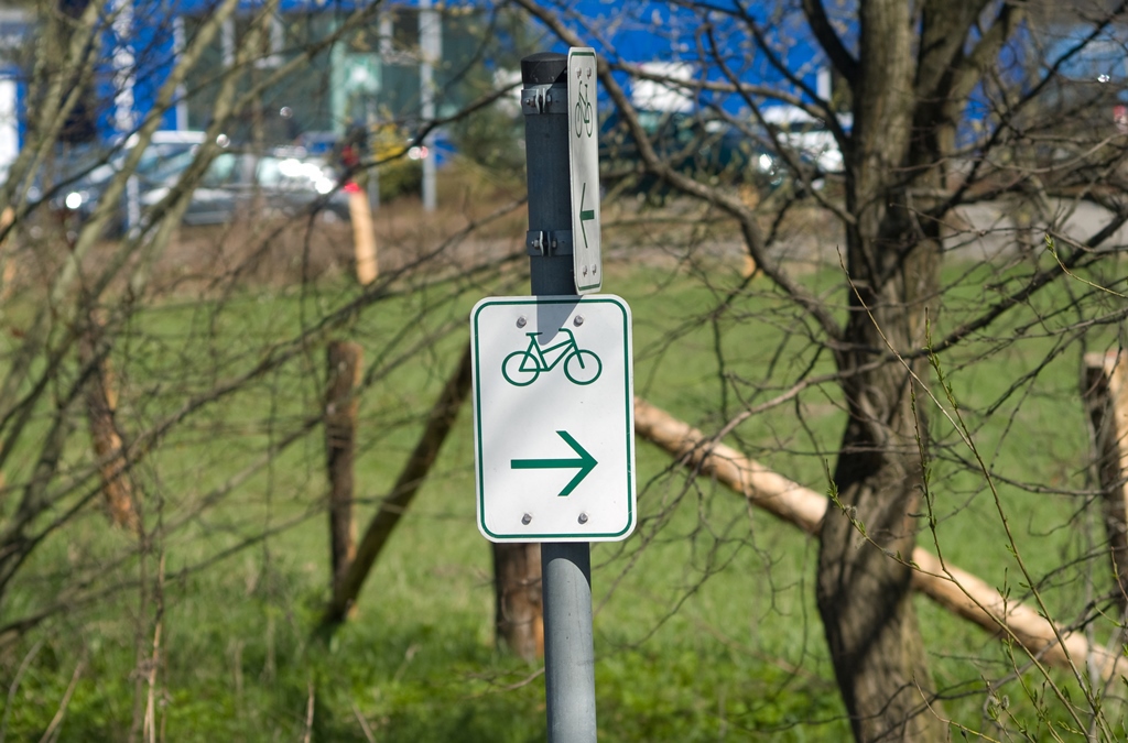 Symbolbild. Das Stadtwerk am See in Friedrichshafen will Kunden beim Kauf eines E-Bikes unterstützen. Foto: Petra Schmidt / pixelio.de