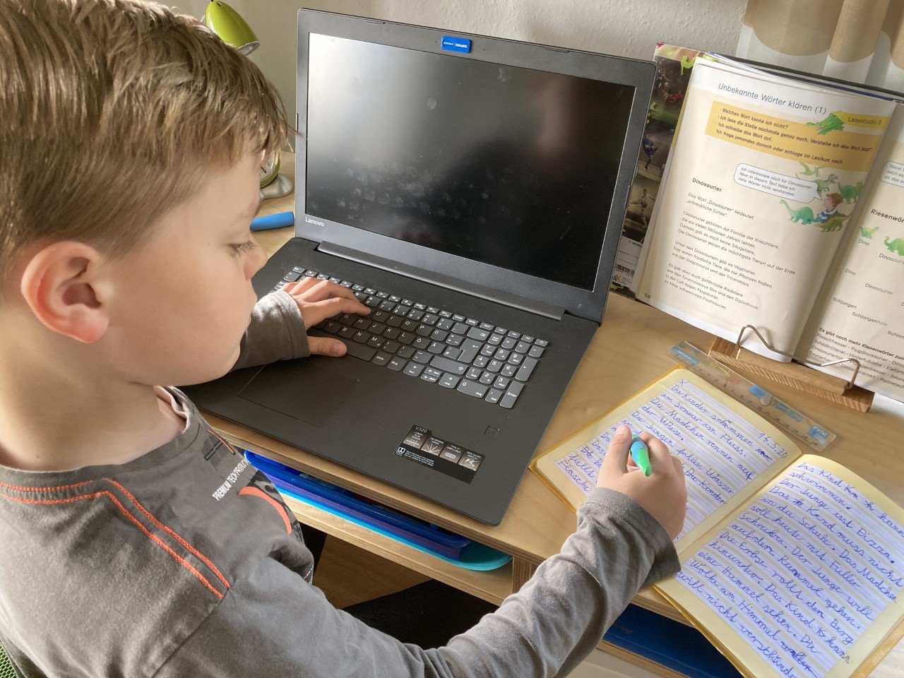 Die Kinderbrücke Allgäu und die VR Bank Augsburg-Ostallgäu starten ein Crowdfunding-Projekt über 60.000 Euro zugunsten bedürftiger Schulkinder. Foto: VR Bank