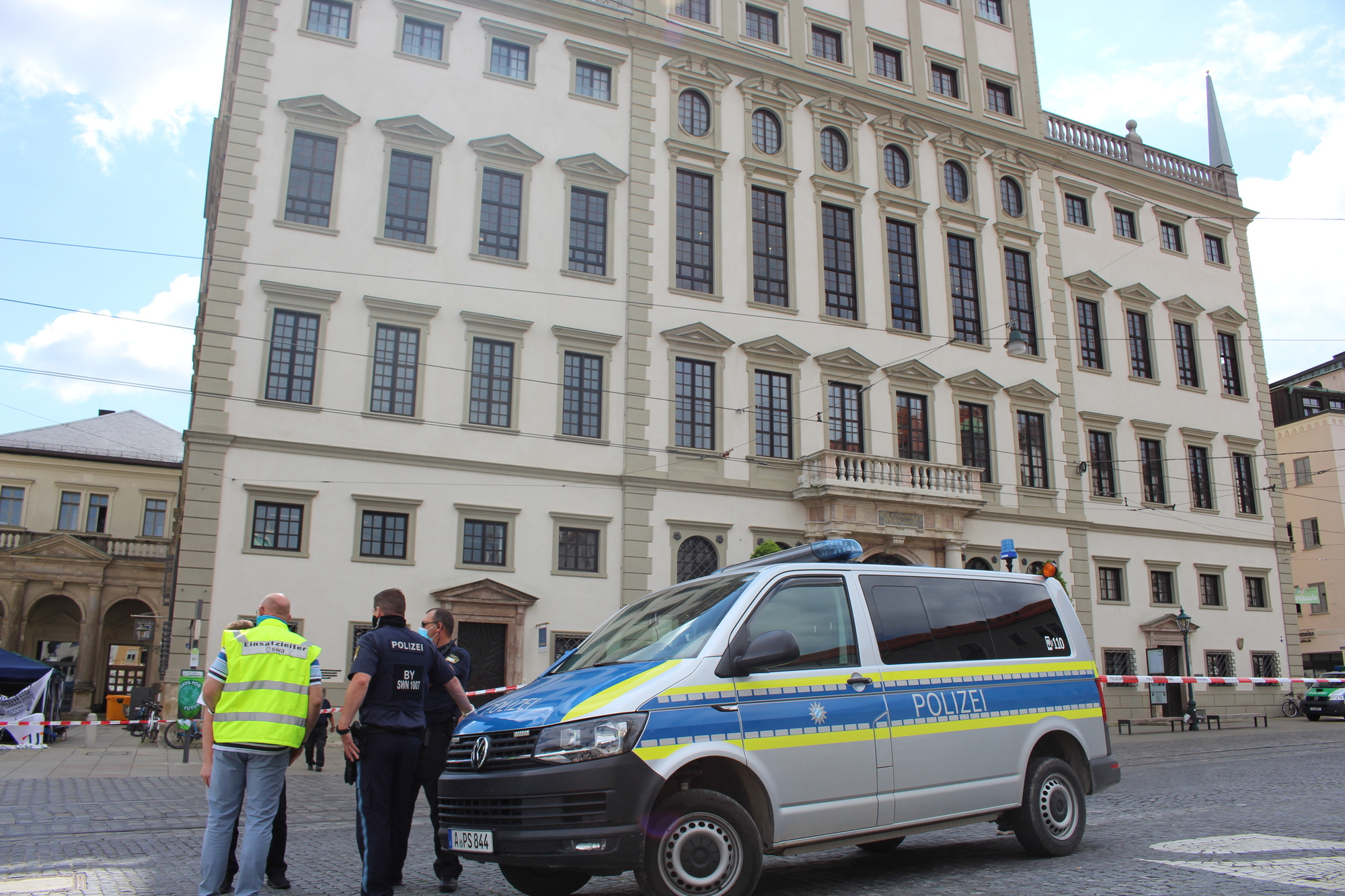 Das Augsburger Rathaus hat am 3. Juli eine Bombendrohung erreicht. Foto: B4B WIRTSCHAFTSLEBEN SCHWABEN/ Laura Cedrone