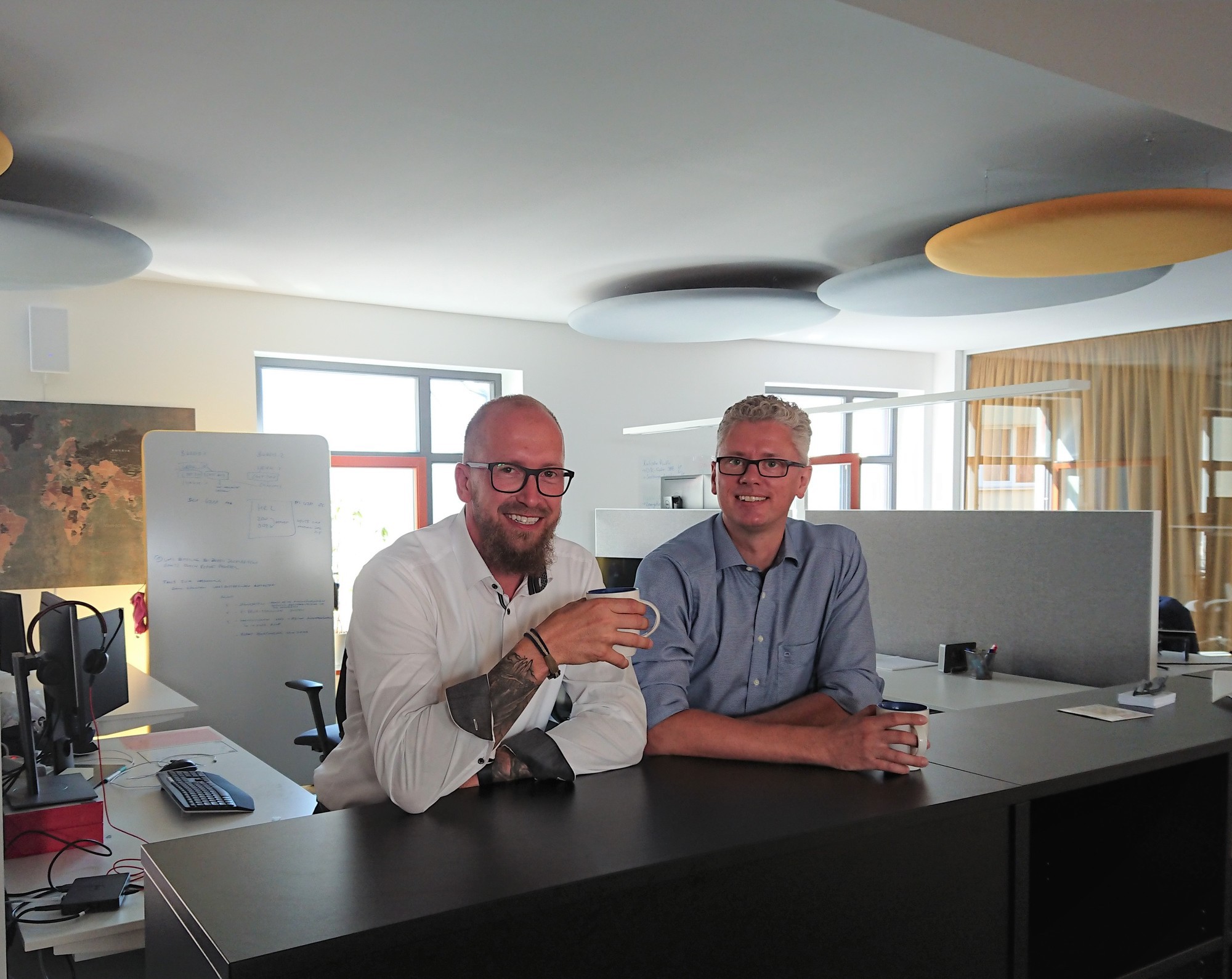André Nowinski (links) verlässt die SWAN GmbH. Alexander Bernhard (rechts) ist damit alleiniger Geschäftsführer des Unternehmens. Foto: SWAN GmbH