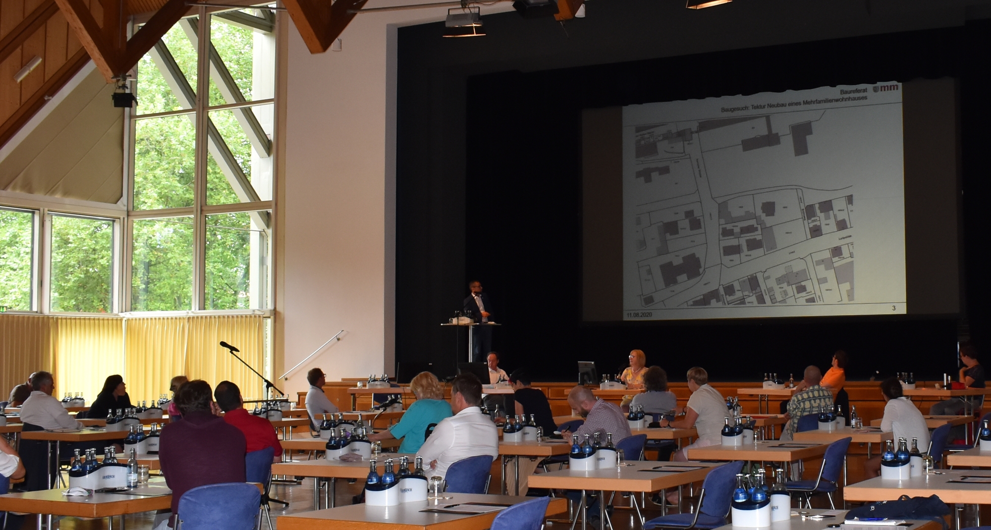 In einer Sondersitzung entschied der Stadtrat über das Bauvorhaben auf dem Grundstück des ehemaligen Gasthauses Kempter Hof. Foto: V. Weyrauch/ Pressestelle Stadt Memmingen