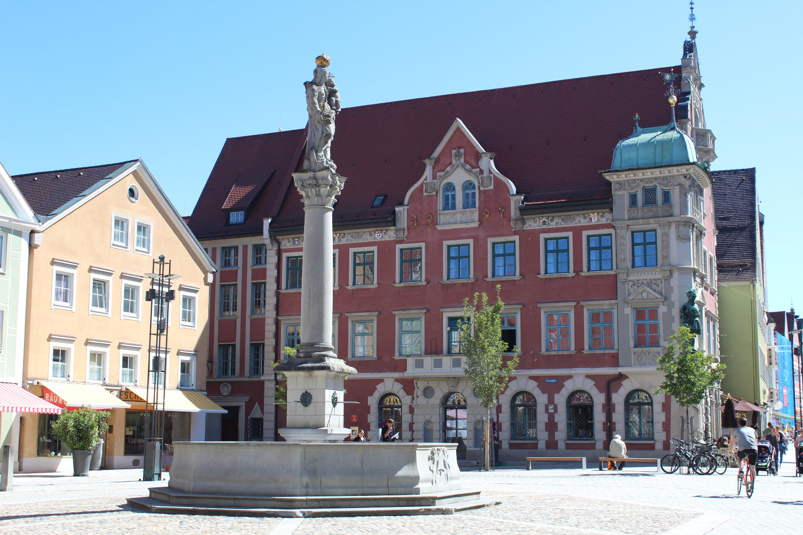 Im Unterallgäu dominiert das verarbeitende Gewerbe die Wirtschaft. Dennoch erwirtschaften noch zwei weitere Branchen einen bedeutenden Anteil des Umsatzes im Landkreis. Foto: Michael Ermark / B4B WIRTSCHAFTSLEBEN SCHWABEN