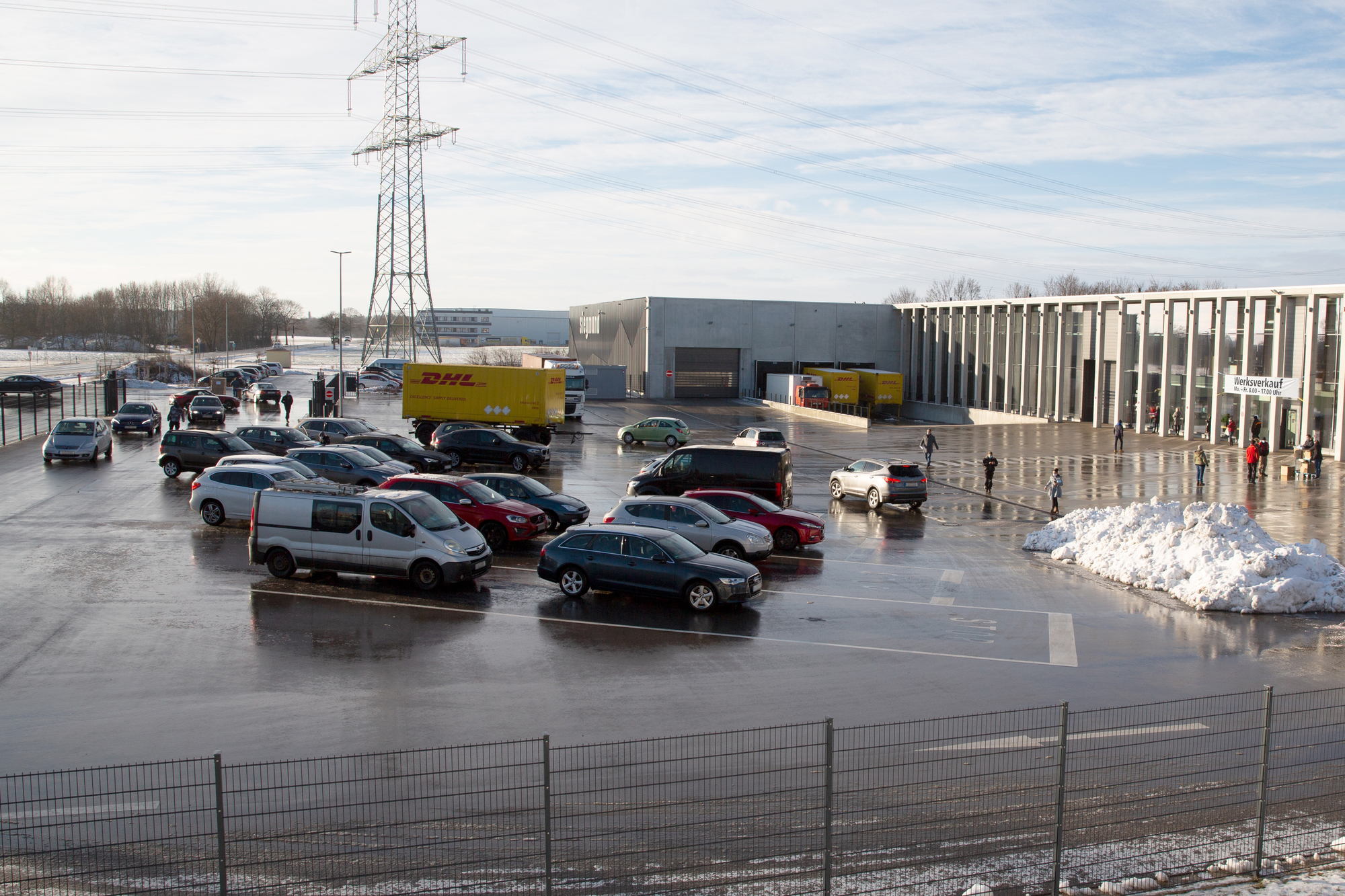 Ansturm auf den Werksverkauf der Siegmund Care GmbH am 13.01.2021 in Oberottmarshause. Foto: Bernd Siegmund GmbH